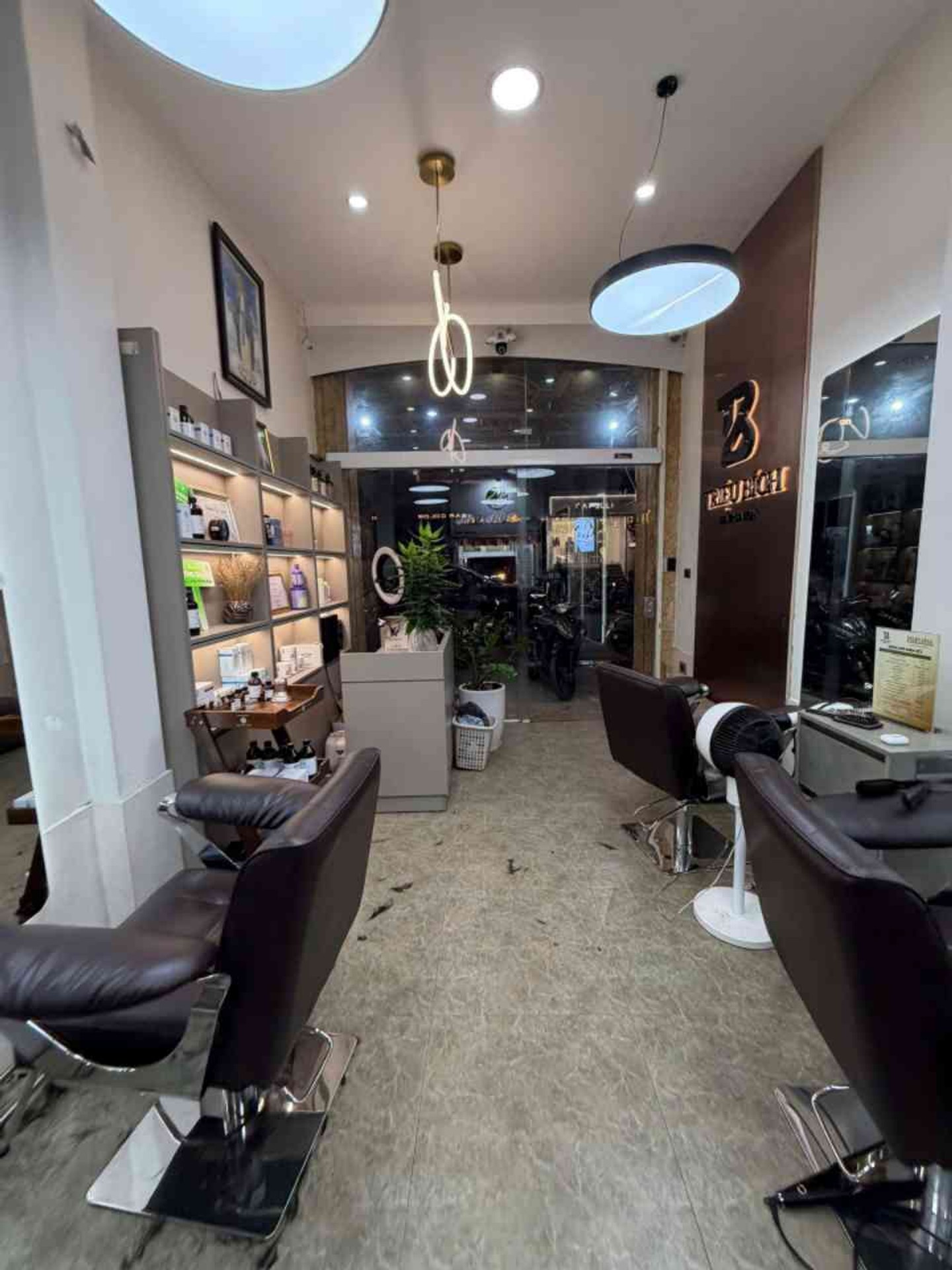 Bán nhà Khâm Thiên - diện tích 55m2 6 tầng - Mặt phố trung tâm Đống Đa - giá 37 tỷ