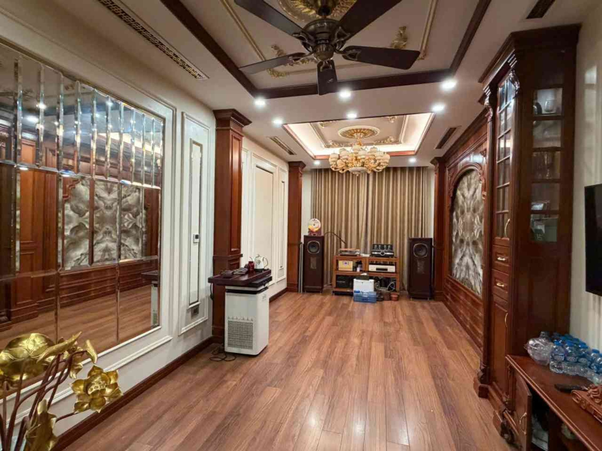 Bán nhà Khâm Thiên - diện tích 55m2 6 tầng - Mặt phố trung tâm Đống Đa - giá 37 tỷ