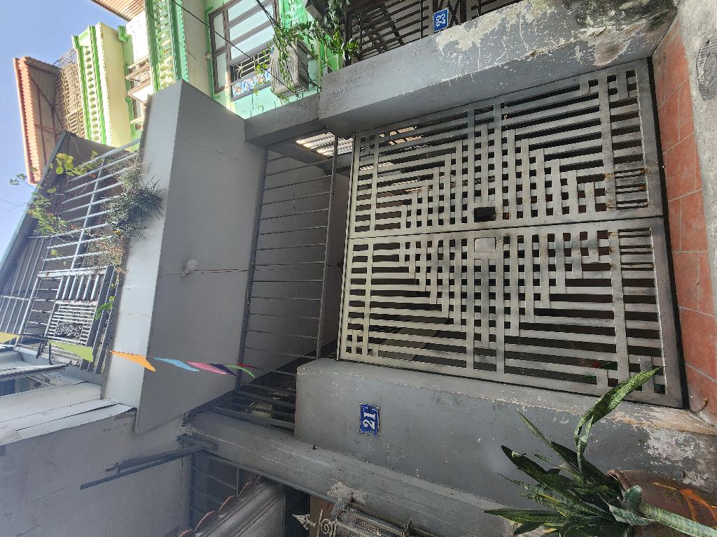 Bán nhà Lĩnh Nam - diện tích 74m2 3 tầng - Lô góc thoáng sáng - giá 16,8 tỷ