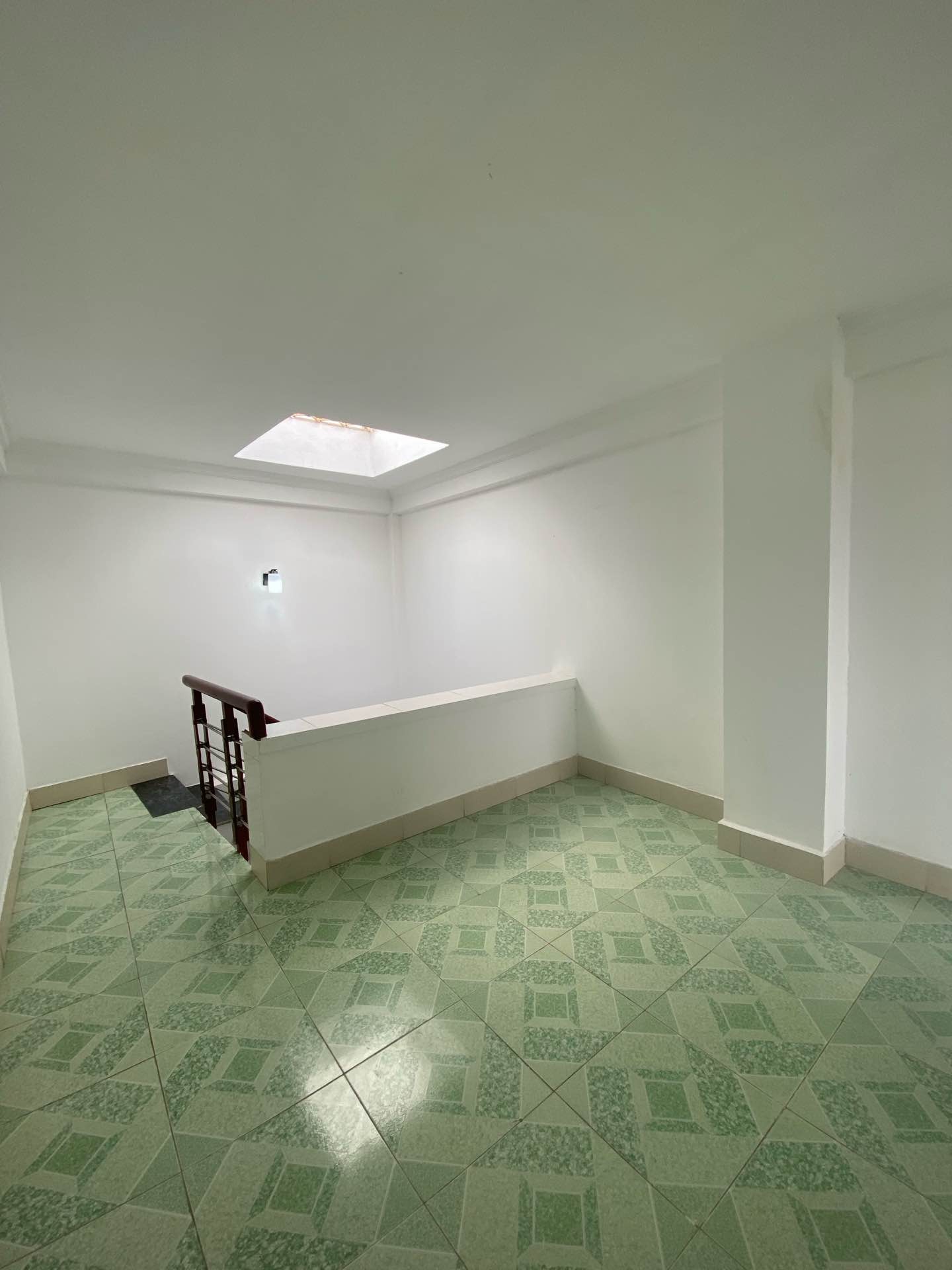 Bán nhà Đông Thiên - diện tích 30m2 5 tầng - Ngõ nông gần phố - giá 7,6 tỷ
