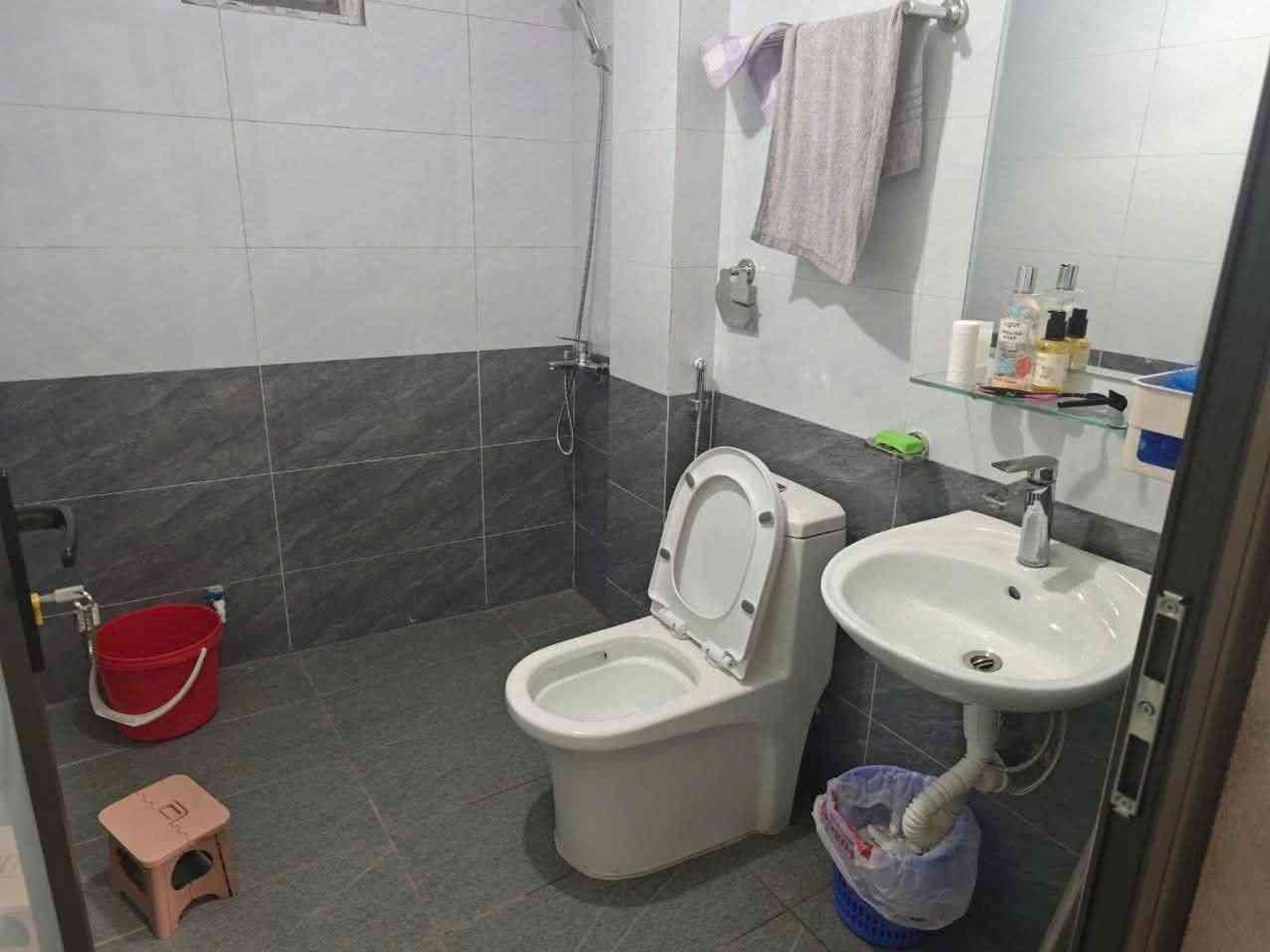 Bán nhà Nguyễn Trãi - diện tích 39m2 5 tầng - Nhà đẹp, sát đường 2.5 đang mở - giá 10,5 tỷ