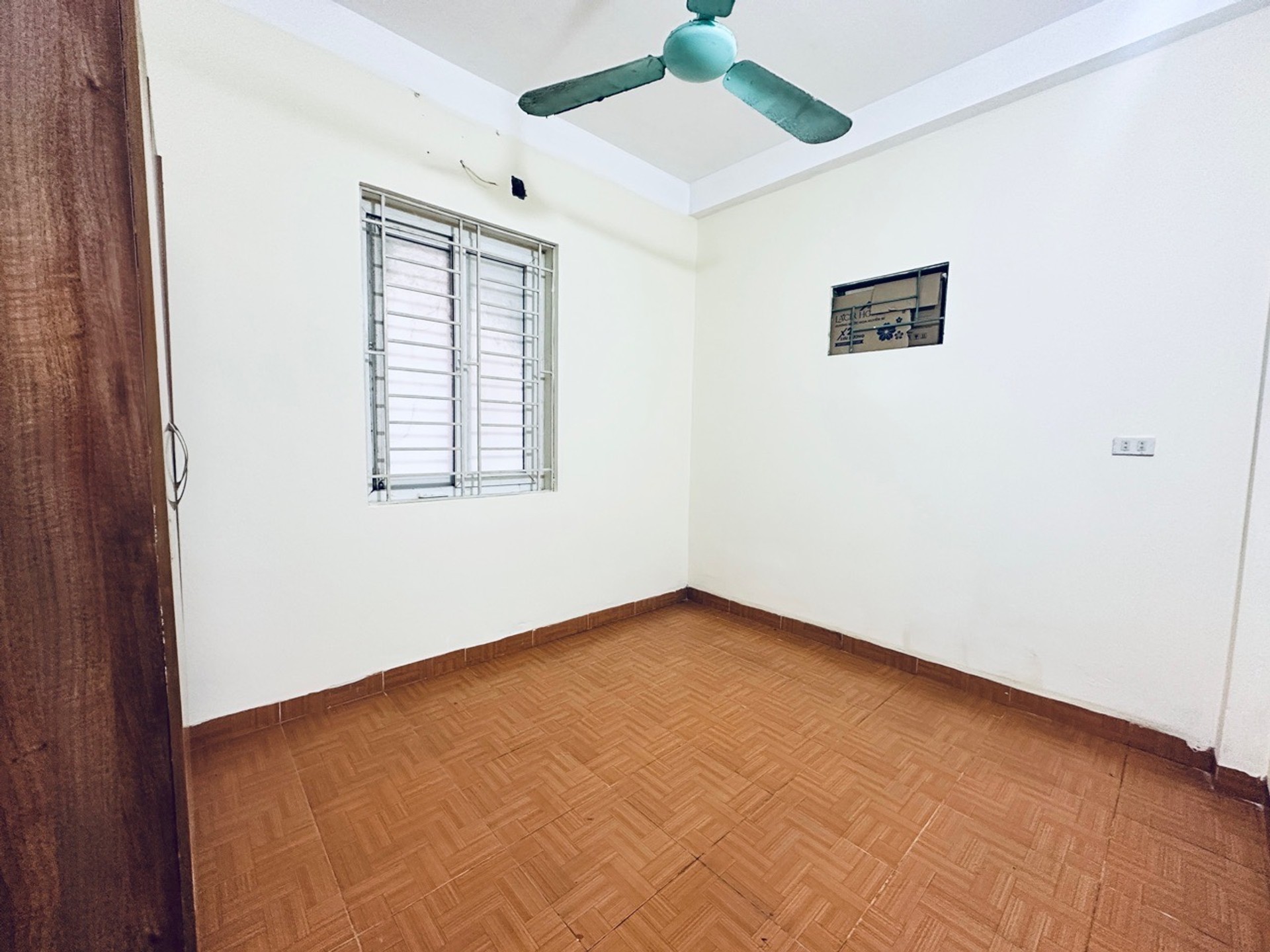 Bán nhà Lê Trọng Tấn - diện tích 59m2 2 tầng - Lô góc, gần ô tô - giá 4 tỷ