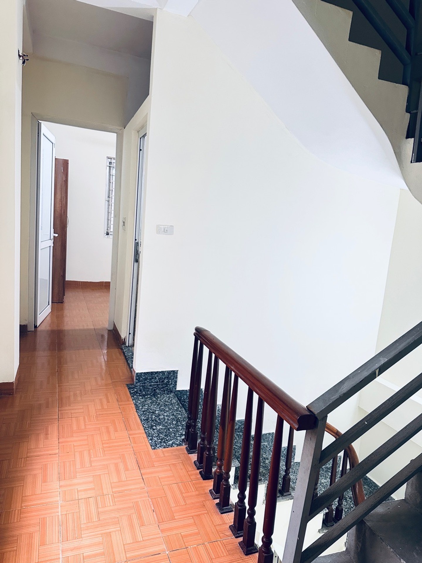 Bán nhà Lê Trọng Tấn - diện tích 59m2 2 tầng - Lô góc, gần ô tô - giá 4 tỷ