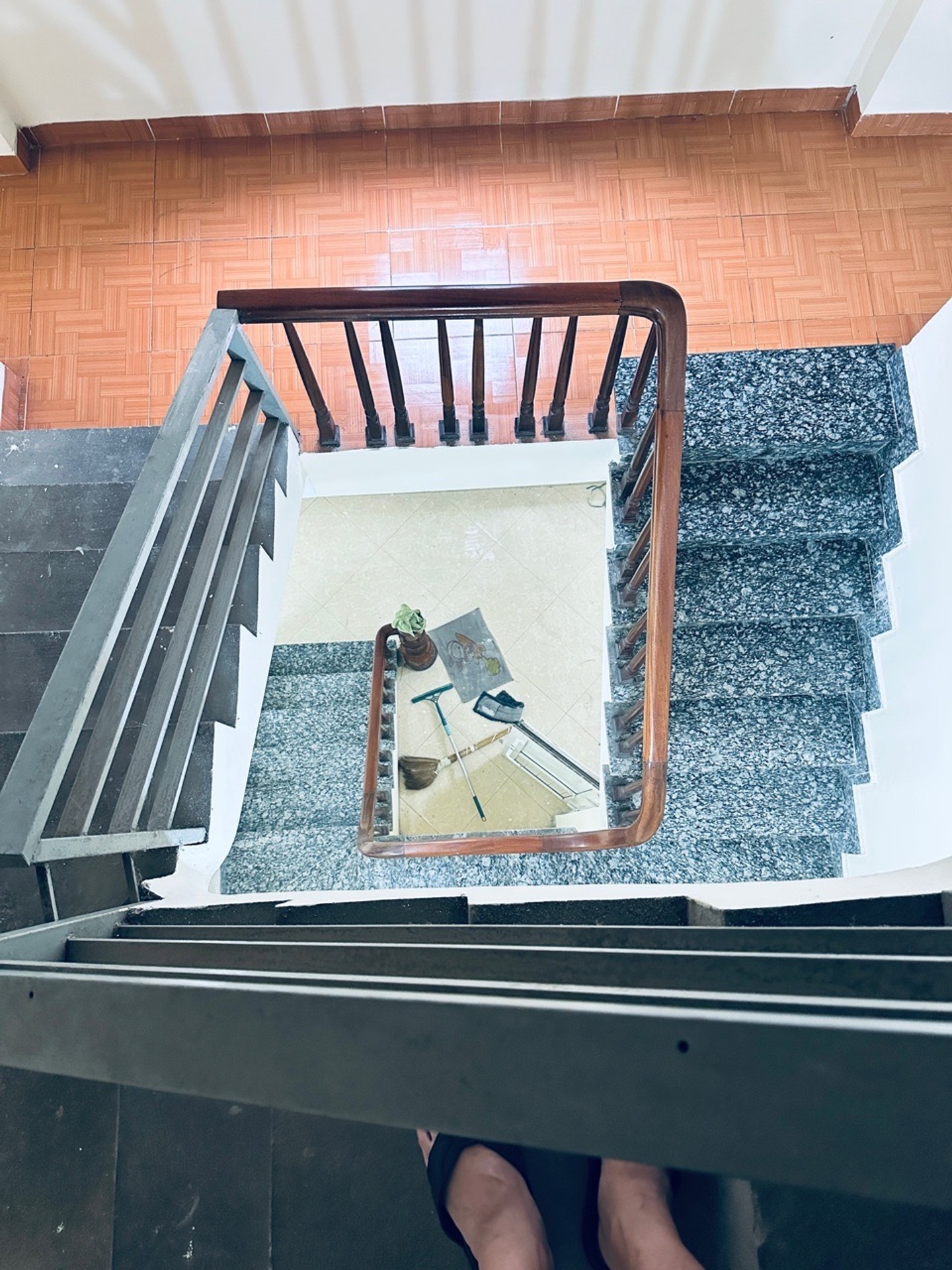 Bán nhà Lê Trọng Tấn - diện tích 59m2 2 tầng - Lô góc, gần ô tô - giá 4 tỷ