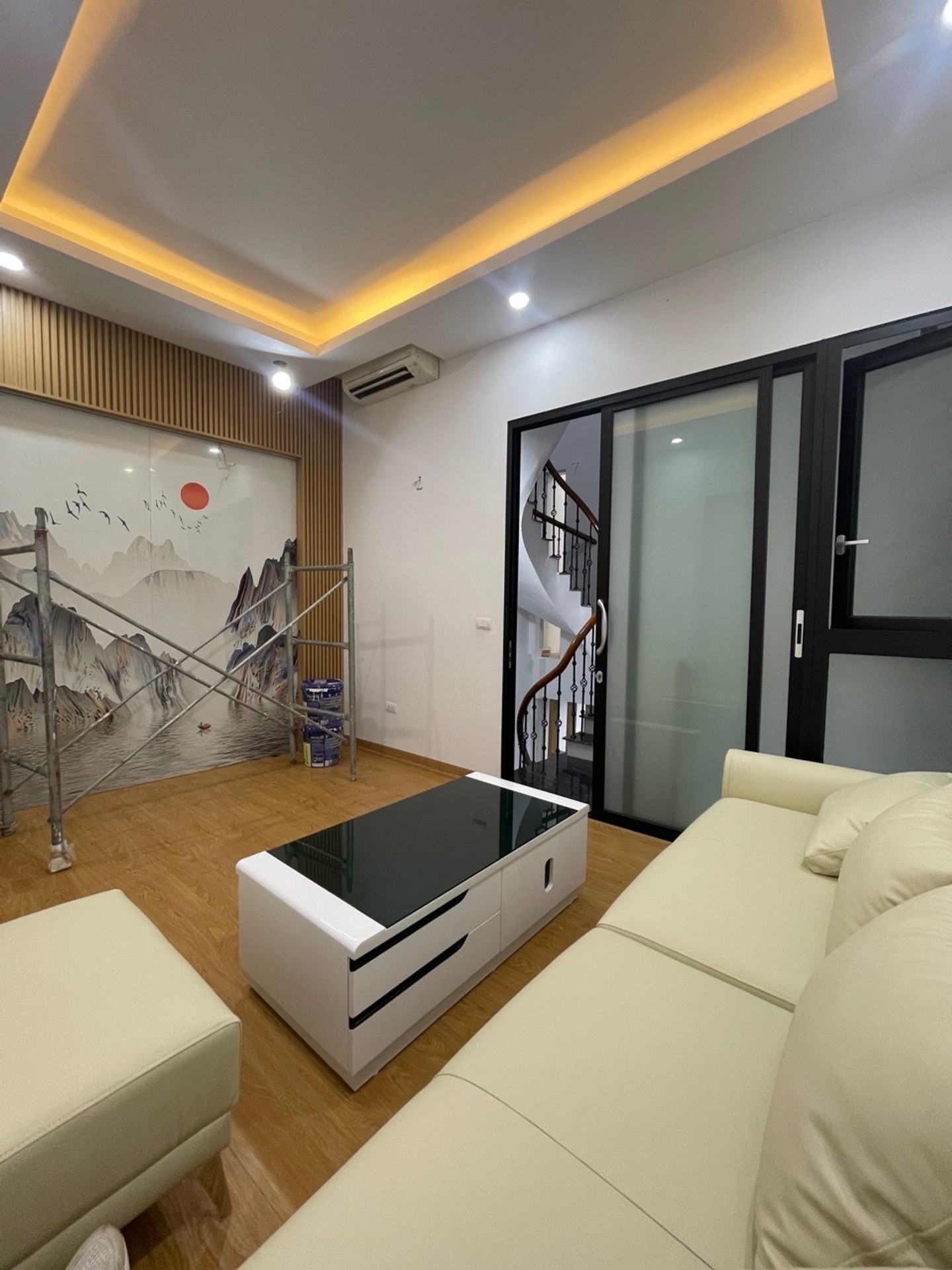 Bán nhà Bằng B - diện tích 40m2 4 tầng - Ô TÔ ĐỖ CÁCH NHÀ 5M - giá 11 tỷ