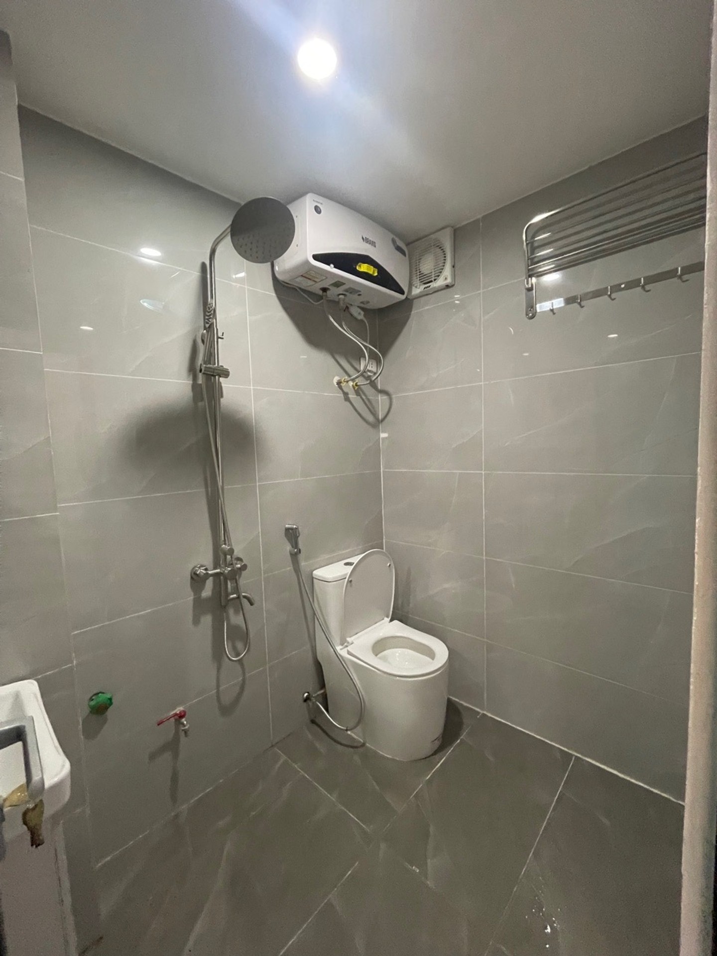 Bán nhà Bằng B - diện tích 40m2 4 tầng - Ô TÔ ĐỖ CÁCH NHÀ 5M - giá 11 tỷ