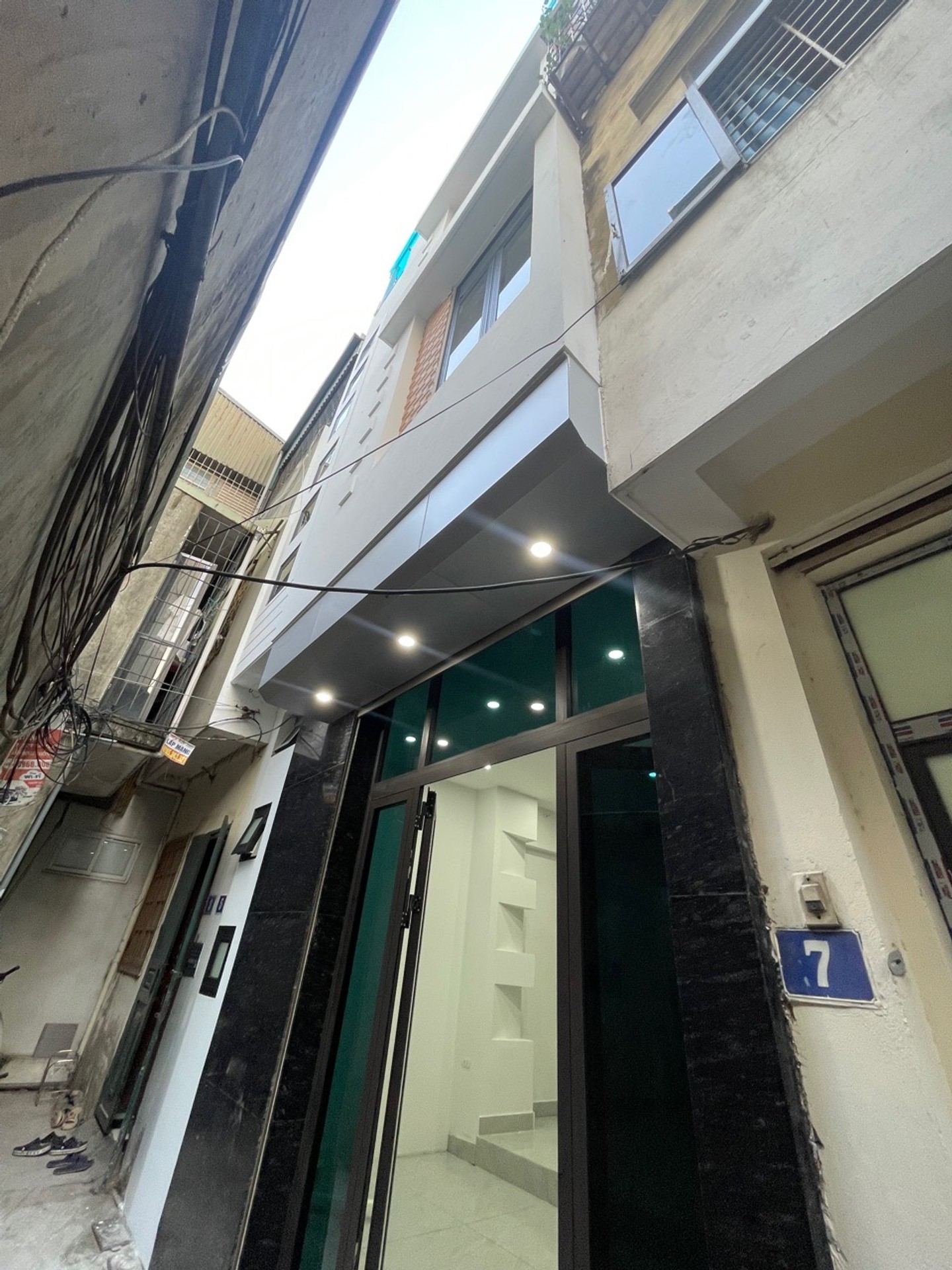 Bán nhà Bằng B - diện tích 40m2 4 tầng - Ô TÔ ĐỖ CÁCH NHÀ 5M - giá 11 tỷ