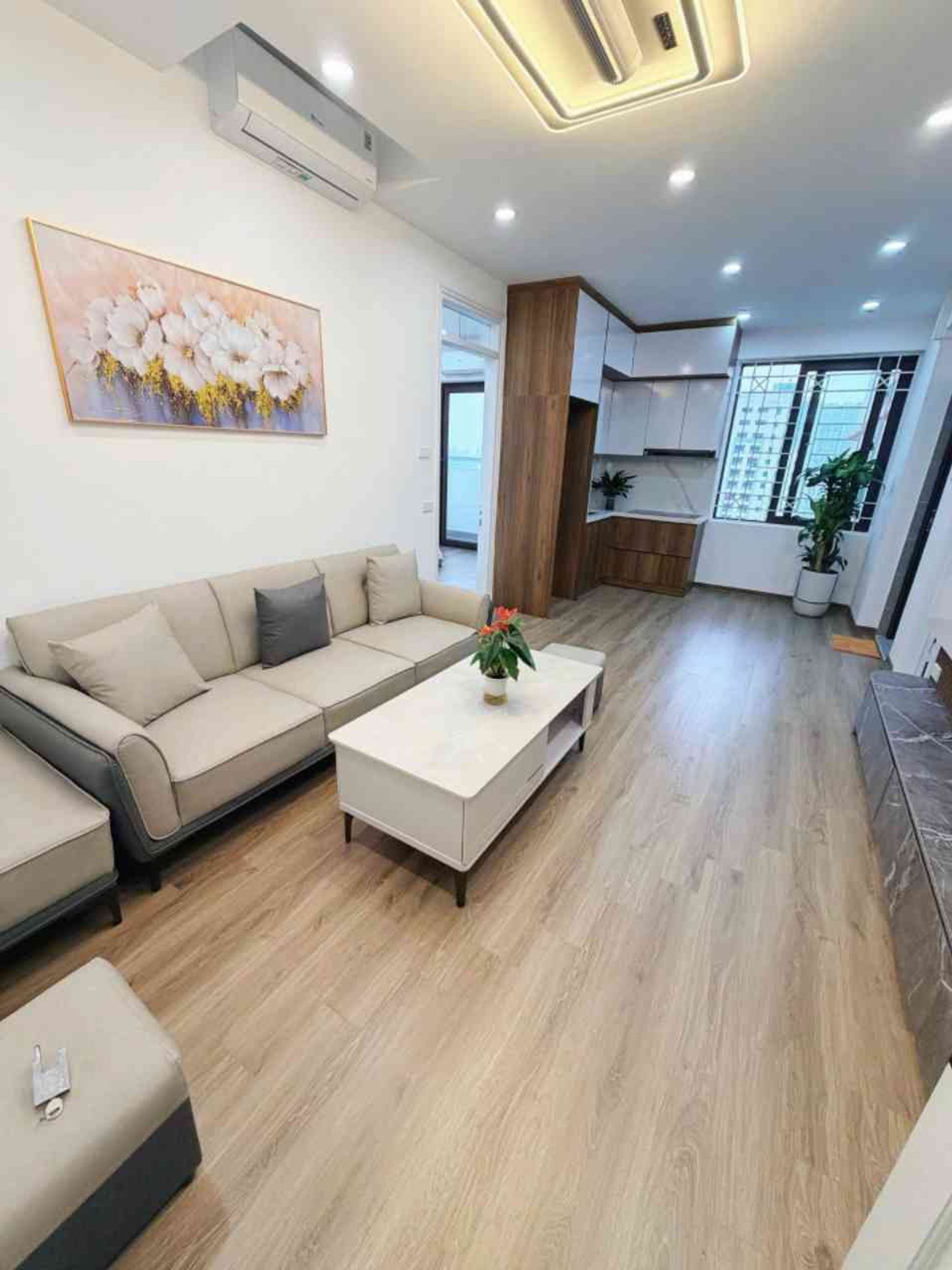 Bán nhà Vĩnh Hoàng - diện tích 60m2 13 tầng - Ô tô đỗ chân tòa nhà - giá 4,8 tỷ