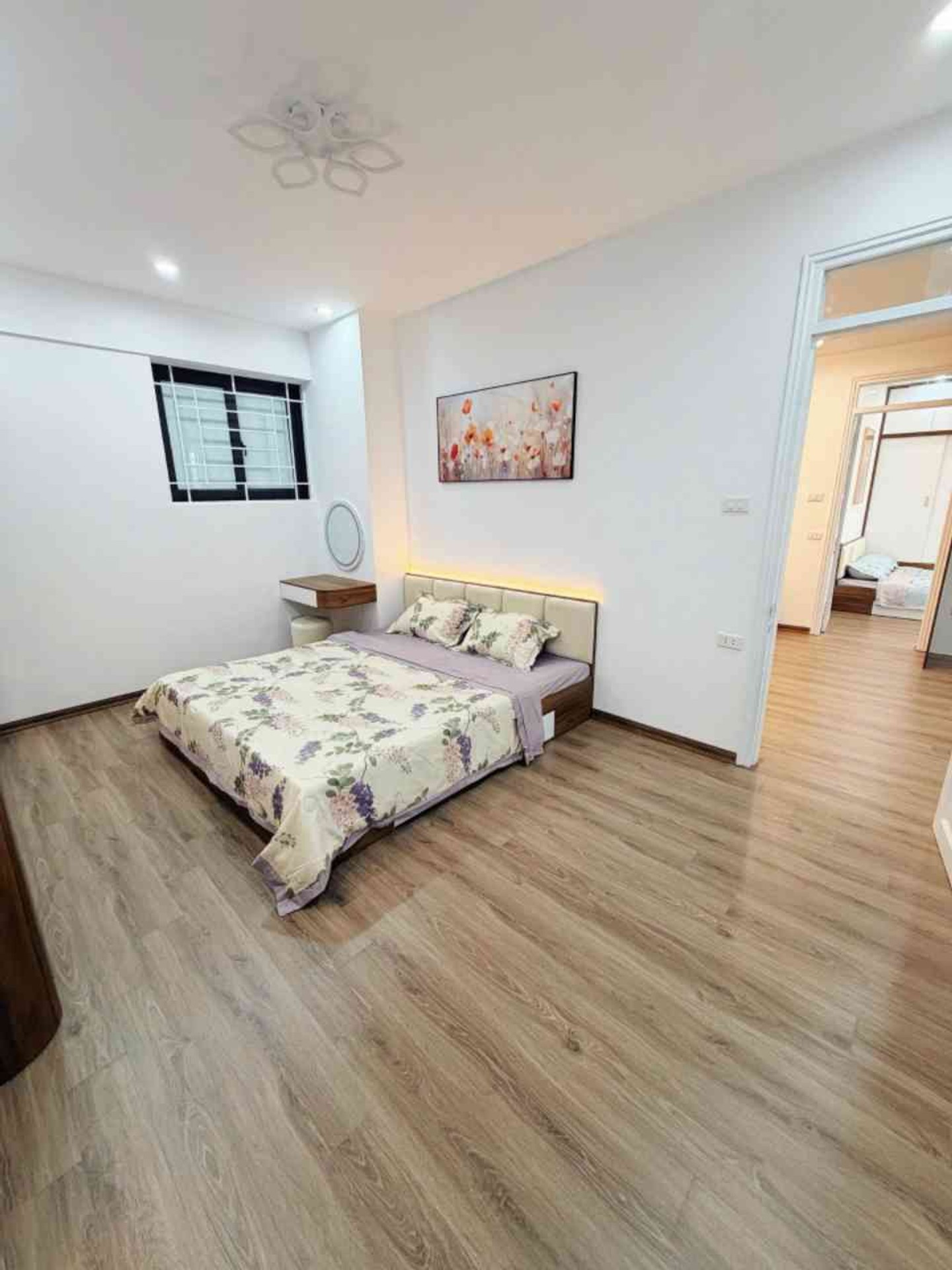Bán nhà Vĩnh Hoàng - diện tích 60m2 13 tầng - Ô tô đỗ chân tòa nhà - giá 4,8 tỷ