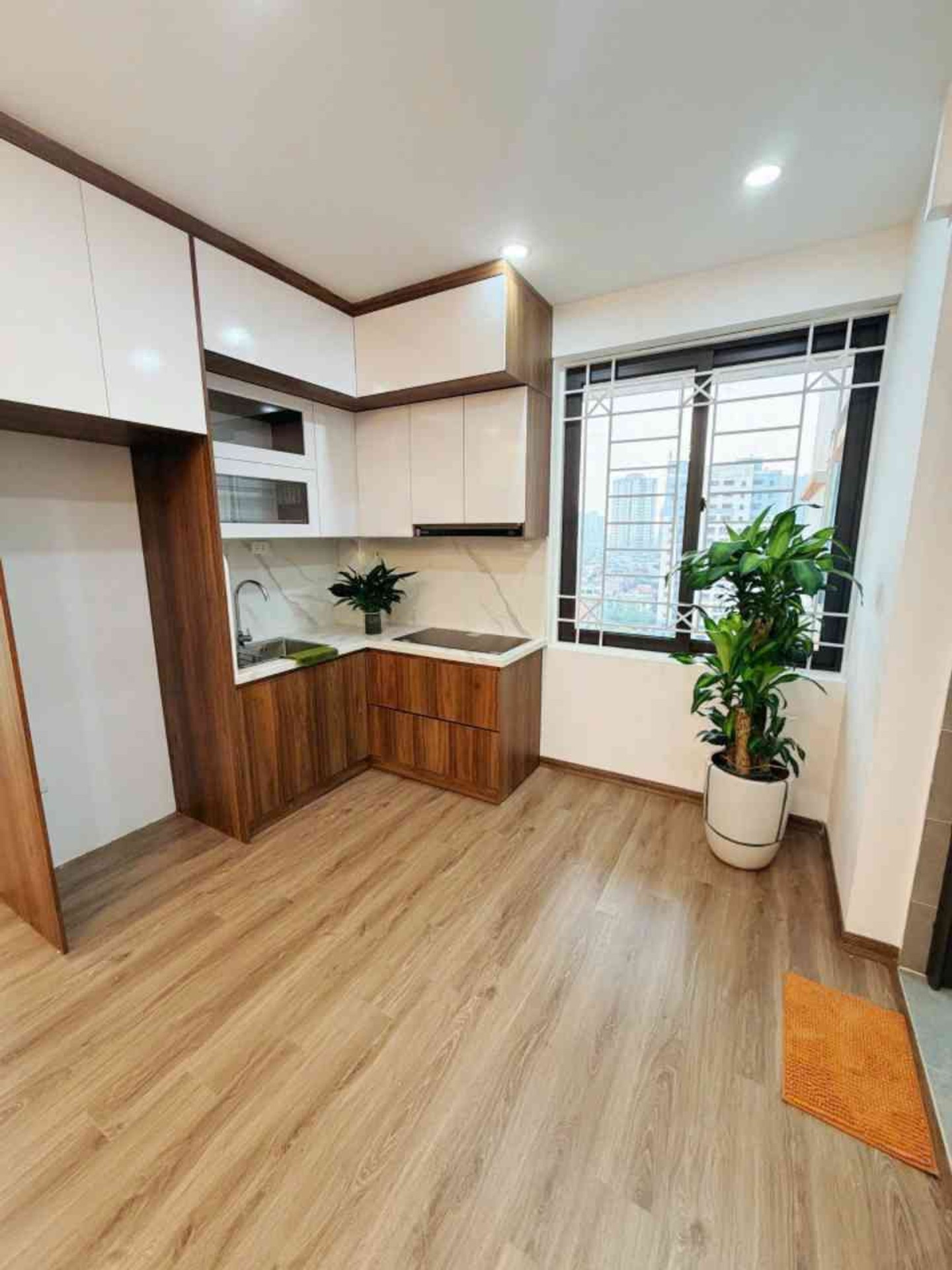Bán nhà Vĩnh Hoàng - diện tích 60m2 13 tầng - Ô tô đỗ chân tòa nhà - giá 4,8 tỷ