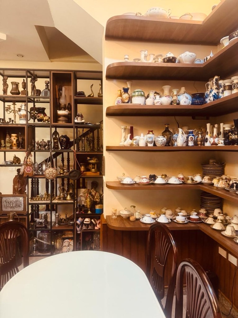 Bán nhà Hồ Ba Mâu - diện tích 99m2 4 tầng - Mặt phố lô góc - giá 33 tỷ