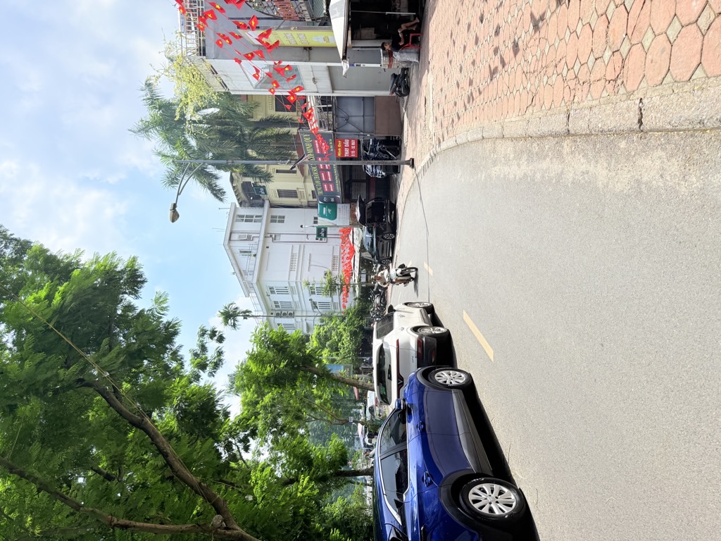 Bán nhà Hồ Ba Mâu - diện tích 99m2 4 tầng - Mặt phố lô góc - giá 33 tỷ