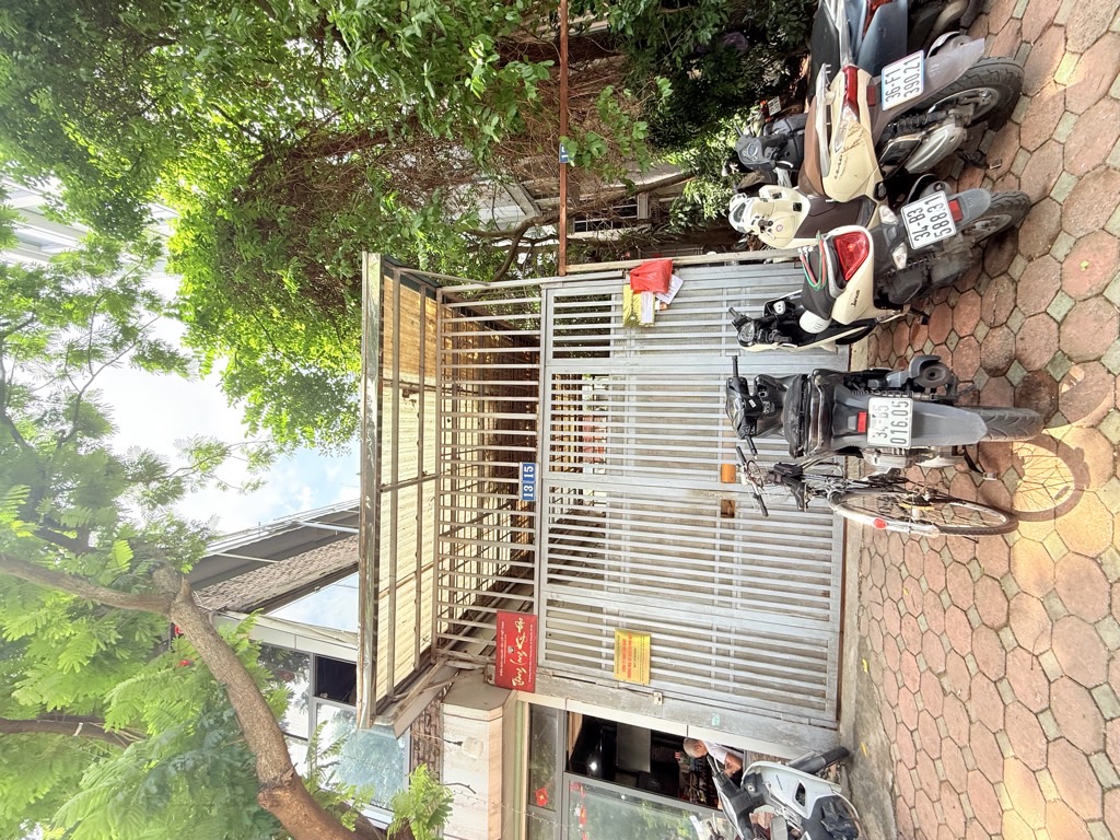 Bán nhà Hồ Ba Mâu - diện tích 99m2 4 tầng - Mặt phố lô góc - giá 33 tỷ