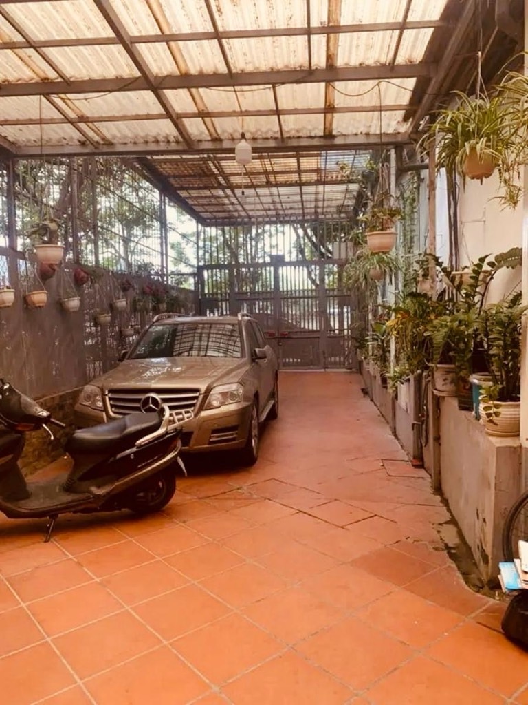 Bán nhà Hồ Ba Mâu - diện tích 99m2 4 tầng - Mặt phố lô góc - giá 33 tỷ