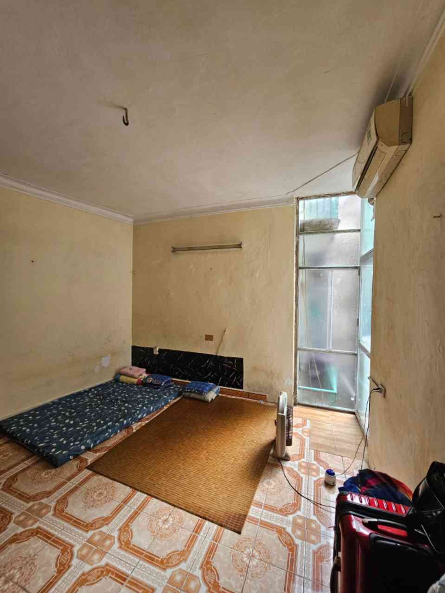 Bán nhà Hoàng Mai - diện tích 20m2 3 tầng - ô tô đỗ cửa - giá 4,8 tỷ