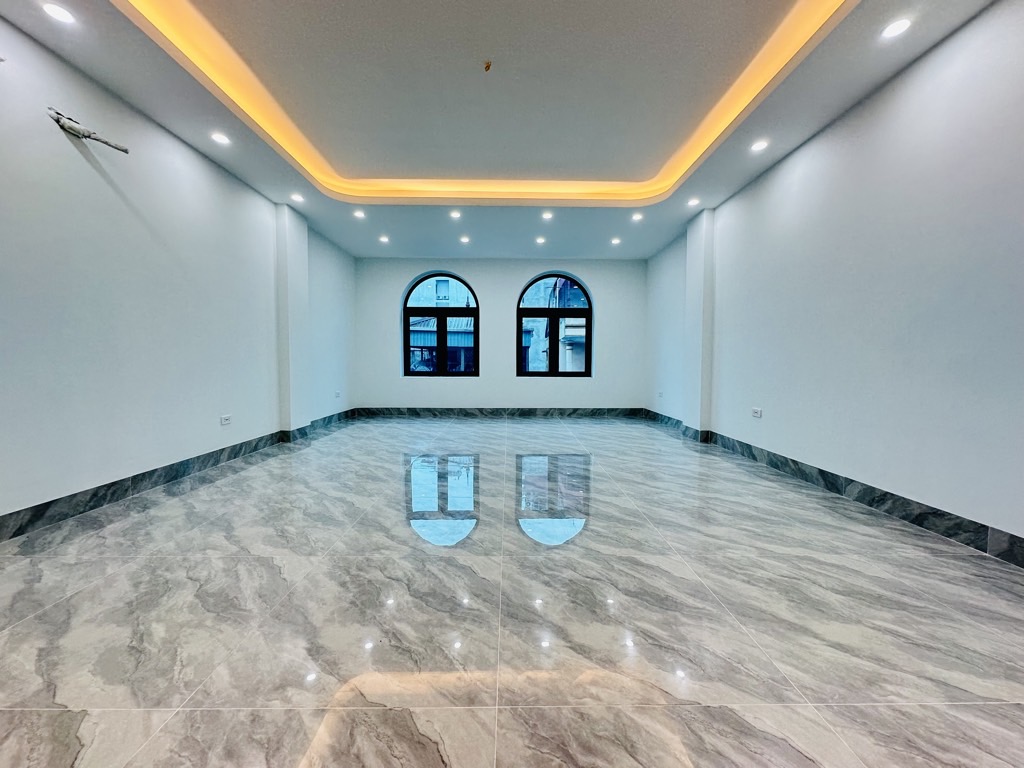 Bán nhà Ngõ Thổ Quan - diện tích 50m2 7 tầng - Gara ô tô, thang máy - giá 25 tỷ