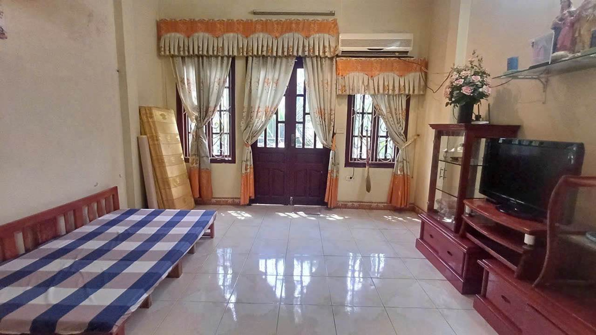 Bán nhà Giải Phóng - diện tích 41m2 4 tầng - Ngõ rộng thoáng - giá 8,2 tỷ