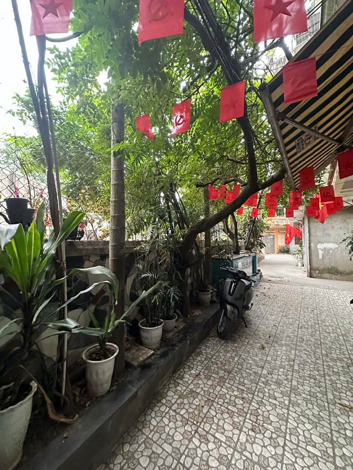 Bán nhà Giải Phóng - diện tích 41m2 4 tầng - Ngõ rộng thoáng - giá 8,2 tỷ