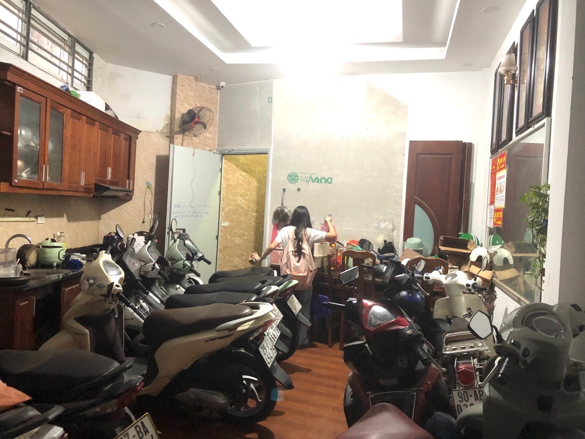 Bán nhà Bạch Mai - diện tích 42m2 5 tầng - Ô tô tránh - giá 10,6 tỷ