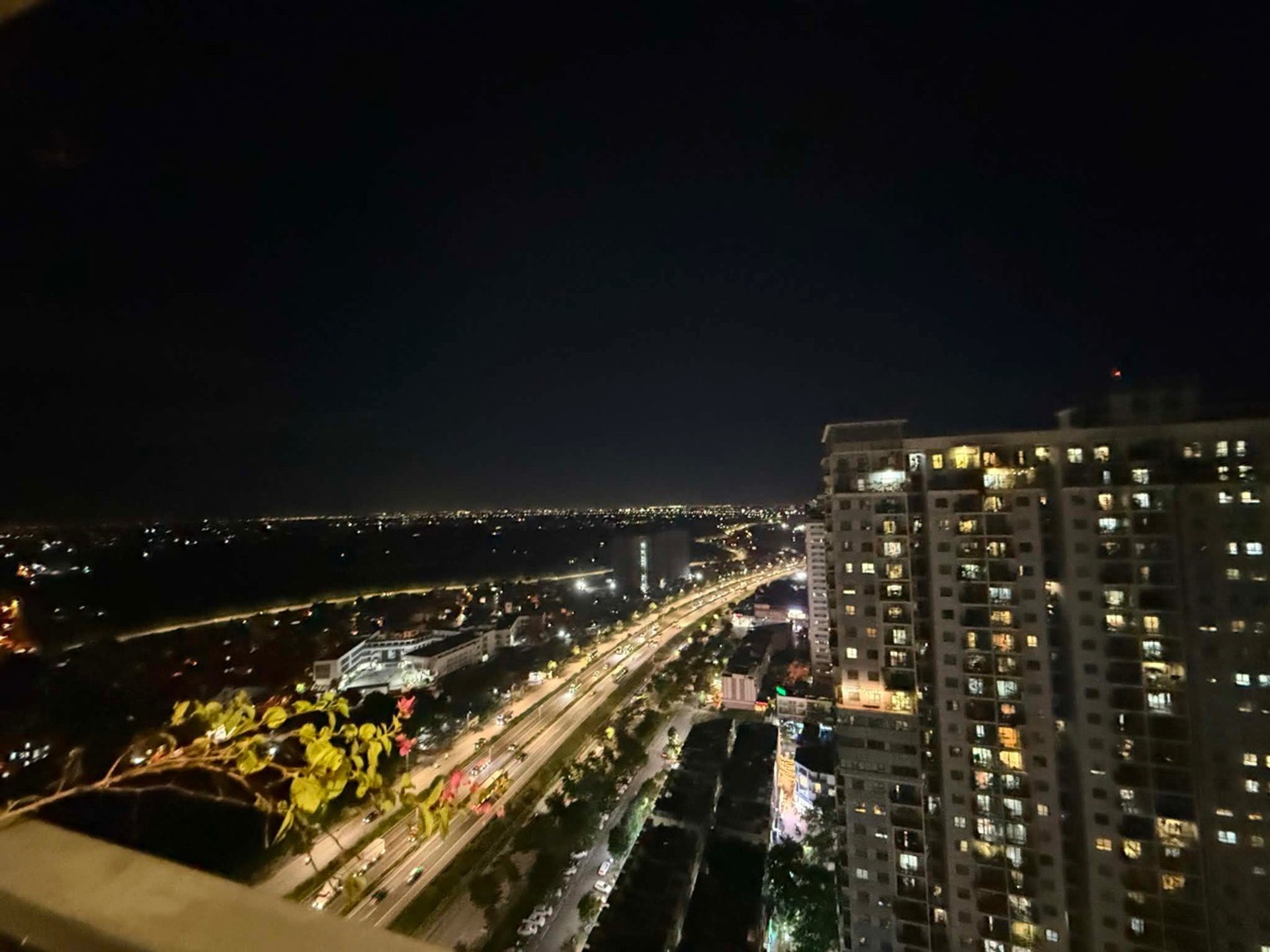Bán nhà Vành đai 3 - diện tích 99m2 29 tầng - Lô góc - giá 10,5 tỷ