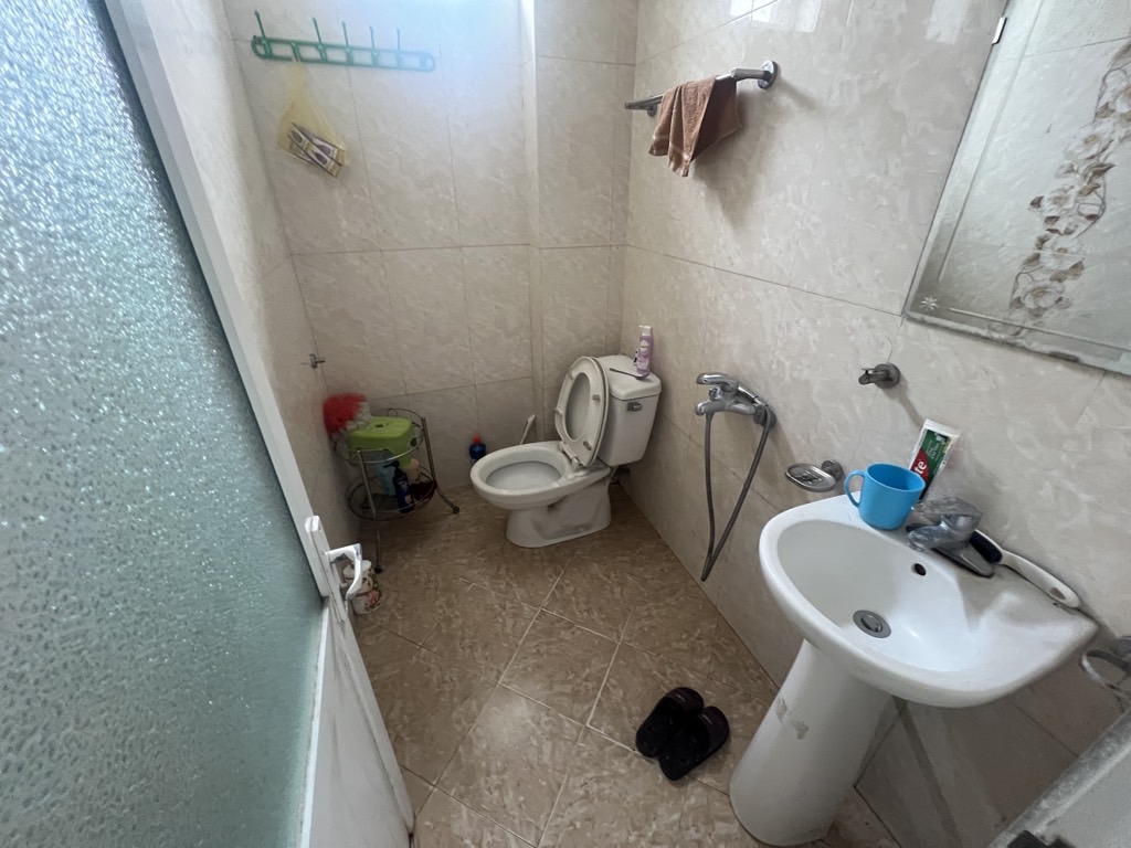 Bán nhà Hoàng Mai - diện tích 39m2 5 tầng - Nhà lô góc, mặt ngõ thông kinh doanh - giá 12 tỷ