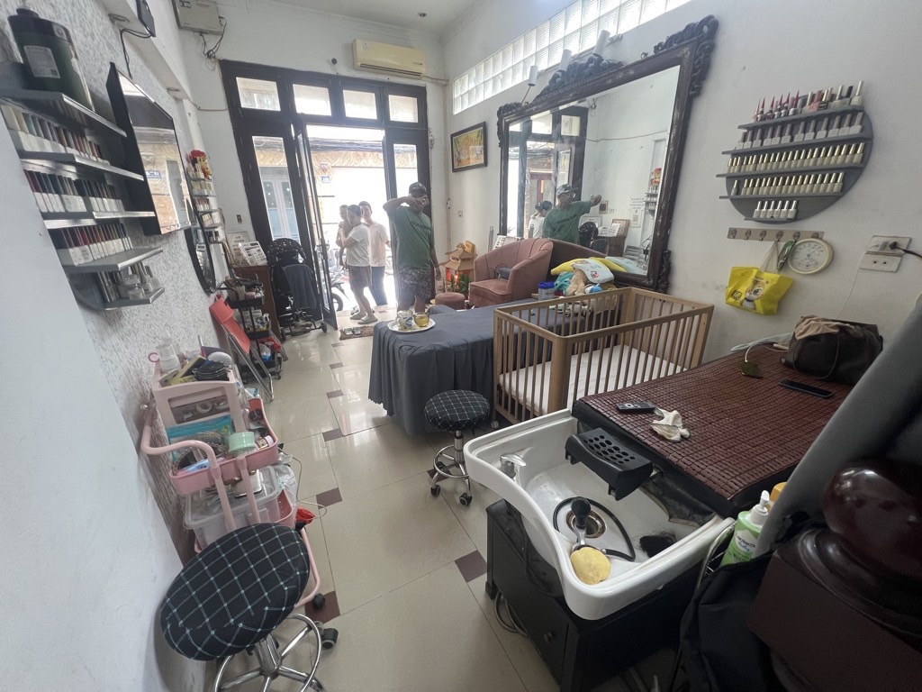 Bán nhà Hoàng Mai - diện tích 39m2 5 tầng - Nhà lô góc, mặt ngõ thông kinh doanh - giá 12 tỷ