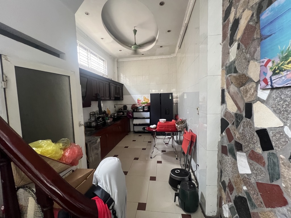 Bán nhà Hoàng Mai - diện tích 39m2 5 tầng - Nhà lô góc, mặt ngõ thông kinh doanh - giá 12 tỷ