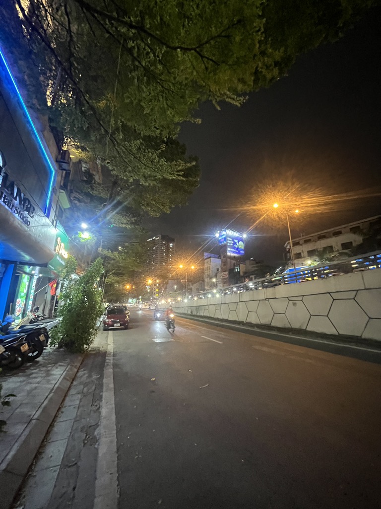 Bán nhà Tây Sơn - diện tích 108m2 3 tầng - Mặt phố kinh doanh - giá 35 tỷ