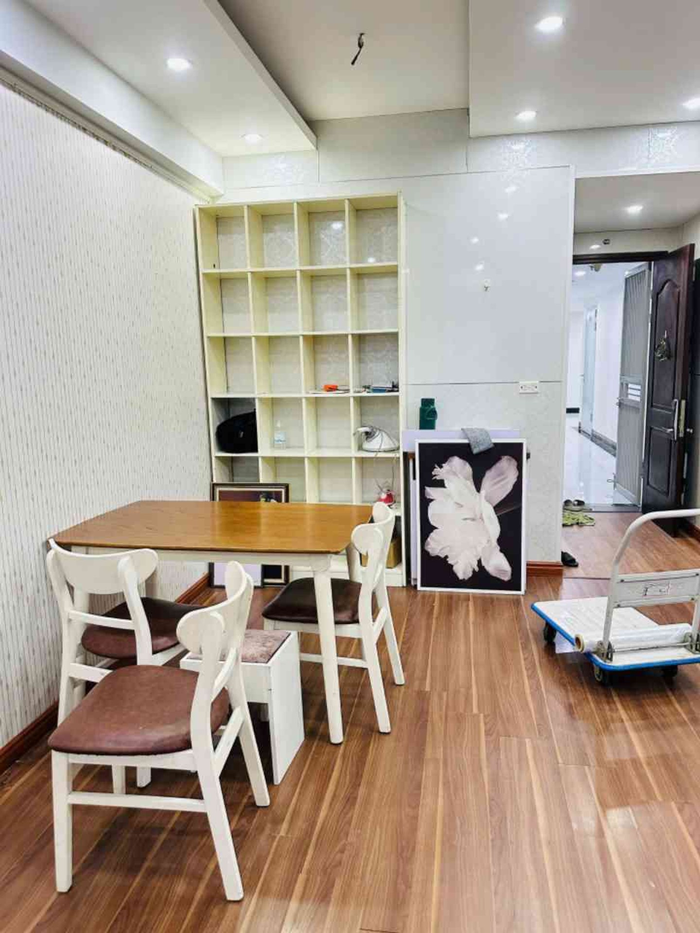 Bán nhà Nguyễn Xiển - diện tích 75m2 34 tầng - Chung cư VIP - giá 5,5 tỷ