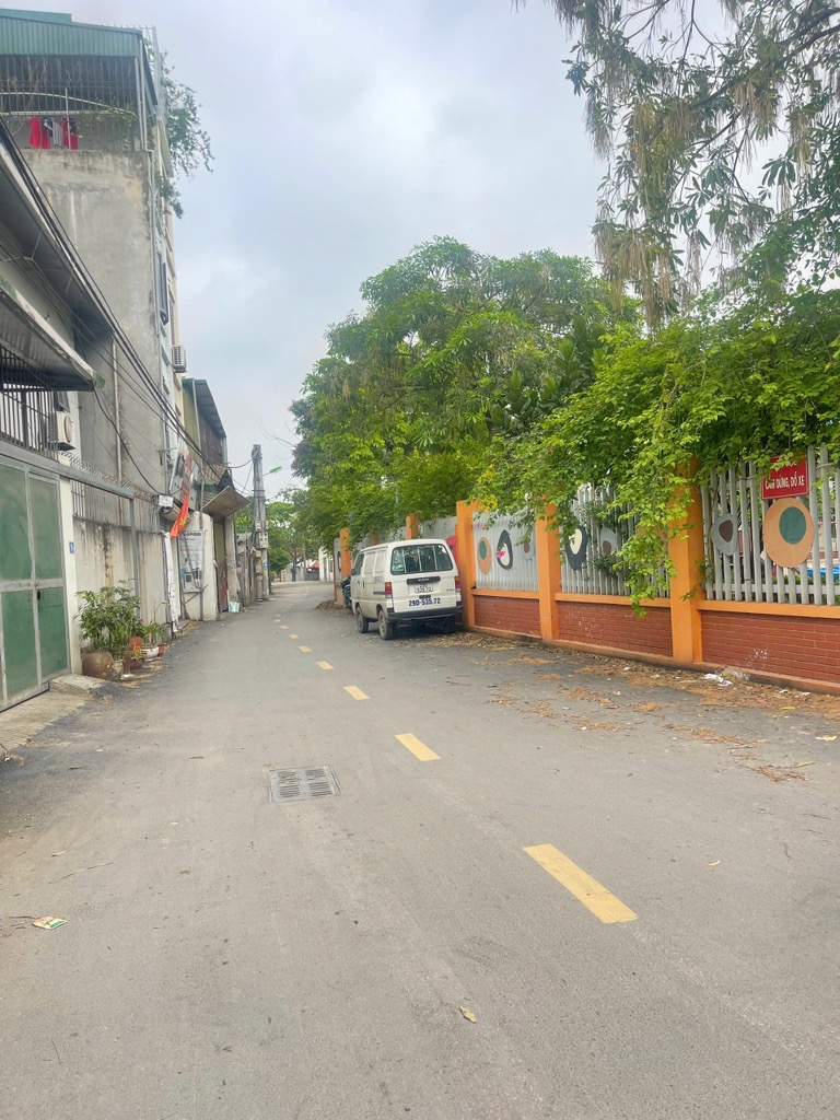 Bán nhà Lĩnh Nam - diện tích 293m2 1 tầng - Ngõ thông, ô tô 2.5 tấn qua nhà - giá 15,5 tỷ