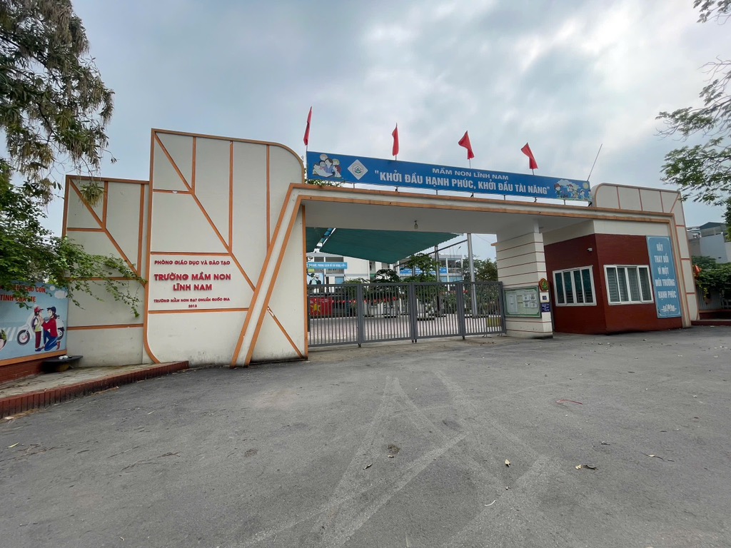 Bán nhà Lĩnh Nam - diện tích 293m2 1 tầng - Ngõ thông, ô tô 2.5 tấn qua nhà - giá 15,5 tỷ