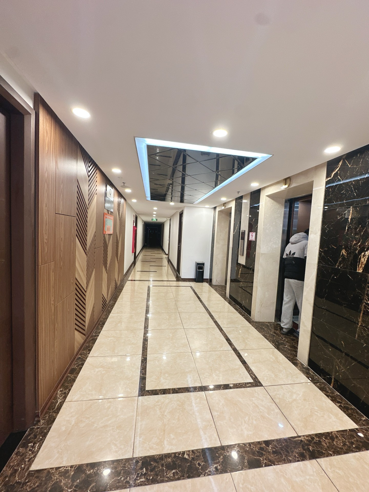Bán nhà Nguyễn Cảnh Dị - diện tích 45m2 9 tầng - Nhà đẹp hiếm có - giá 4,8 tỷ