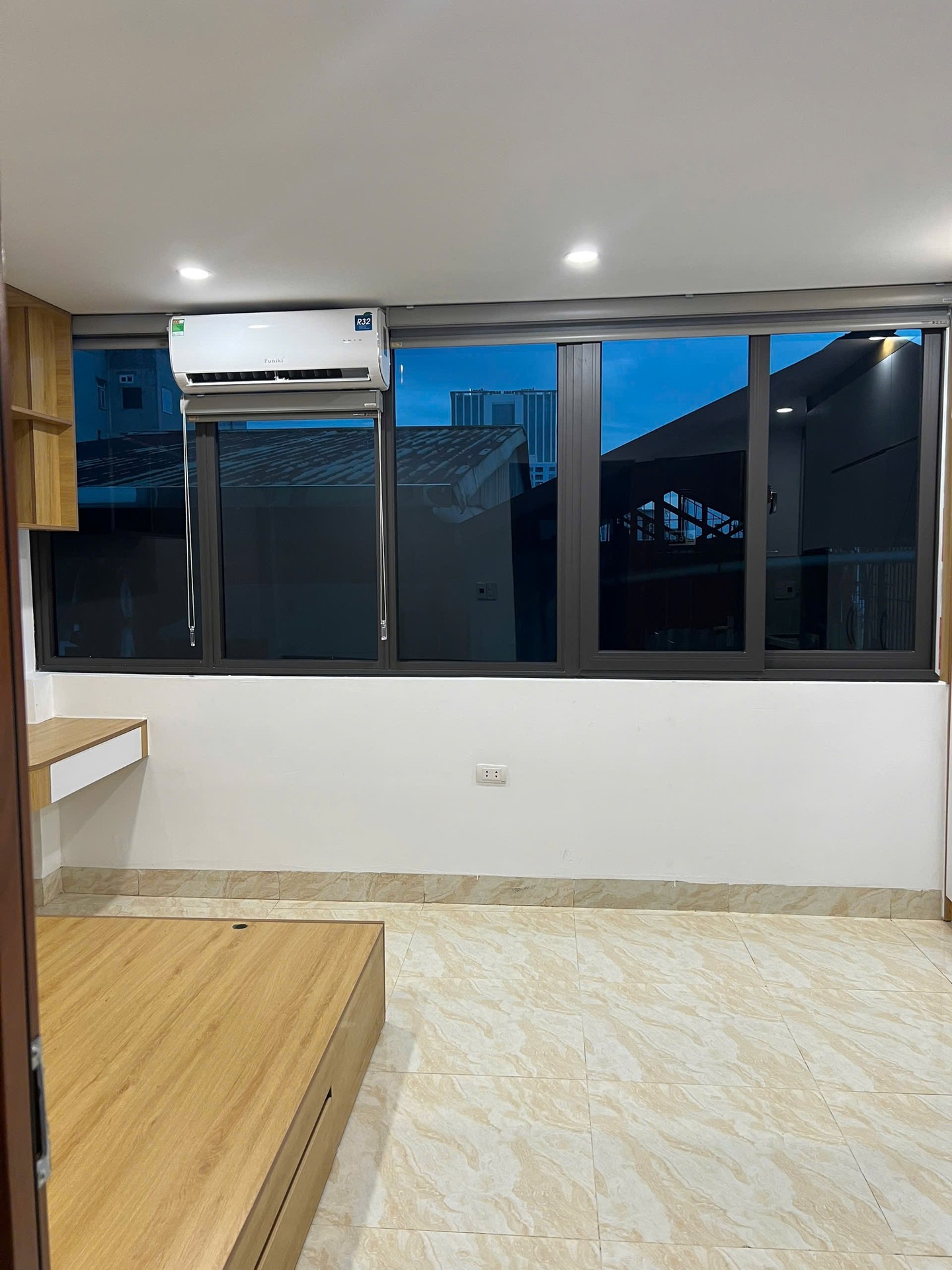 Bán nhà Bạch Mai - diện tích 49m2 6 tầng - Ngõ thông rộng, gần phố - giá 14 tỷ