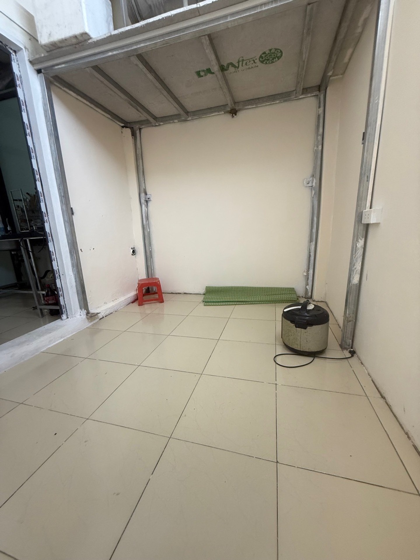 Bán nhà Hồng Mai - diện tích 18m2 3 tầng - Nhà nhỏ xinh, cực kỳ phù hợp vợ chồng trẻ - giá 2,5 tỷ