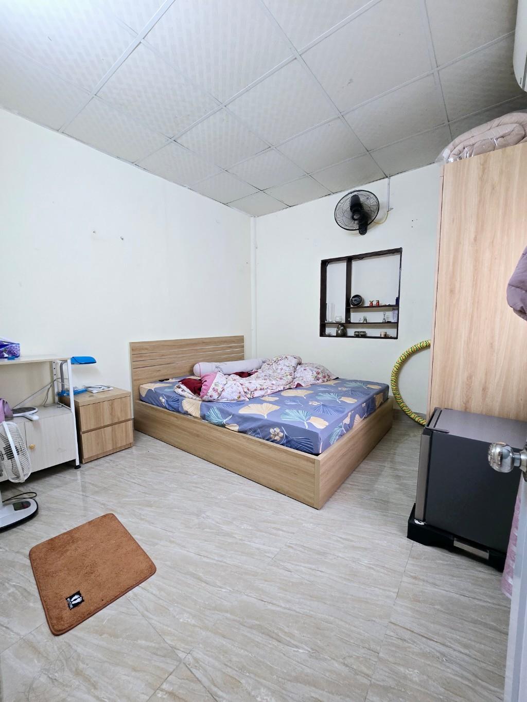 Bán nhà Lê Trọng Tấn - diện tích 43m2 2 tầng - Lô góc, gần ô tô - giá 2,65 tỷ
