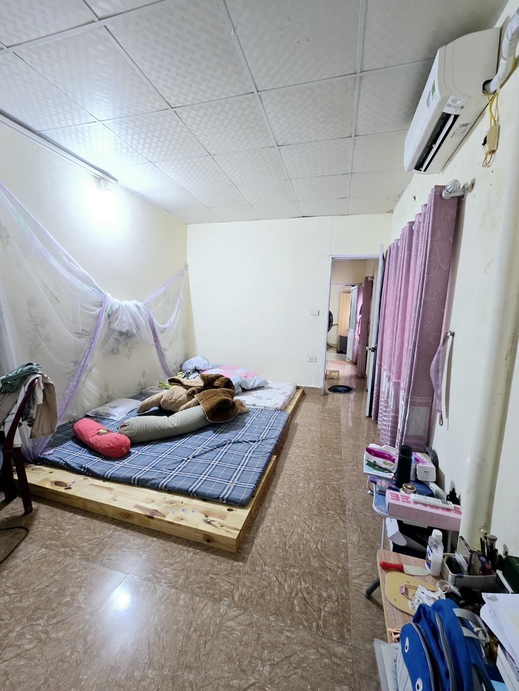 Bán nhà Lê Trọng Tấn - diện tích 43m2 2 tầng - Lô góc, gần ô tô - giá 2,65 tỷ