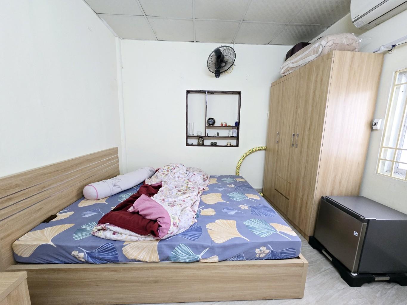 Bán nhà Lê Trọng Tấn - diện tích 43m2 2 tầng - Lô góc, gần ô tô - giá 2,65 tỷ