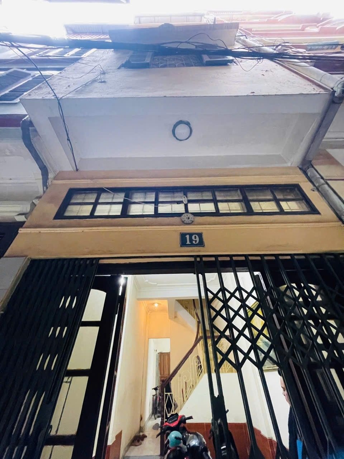 Bán nhà Nguyên Hồng - diện tích 33.4m2 4 tầng - Nhà hai mặt thoáng - giá 26,5 tỷ