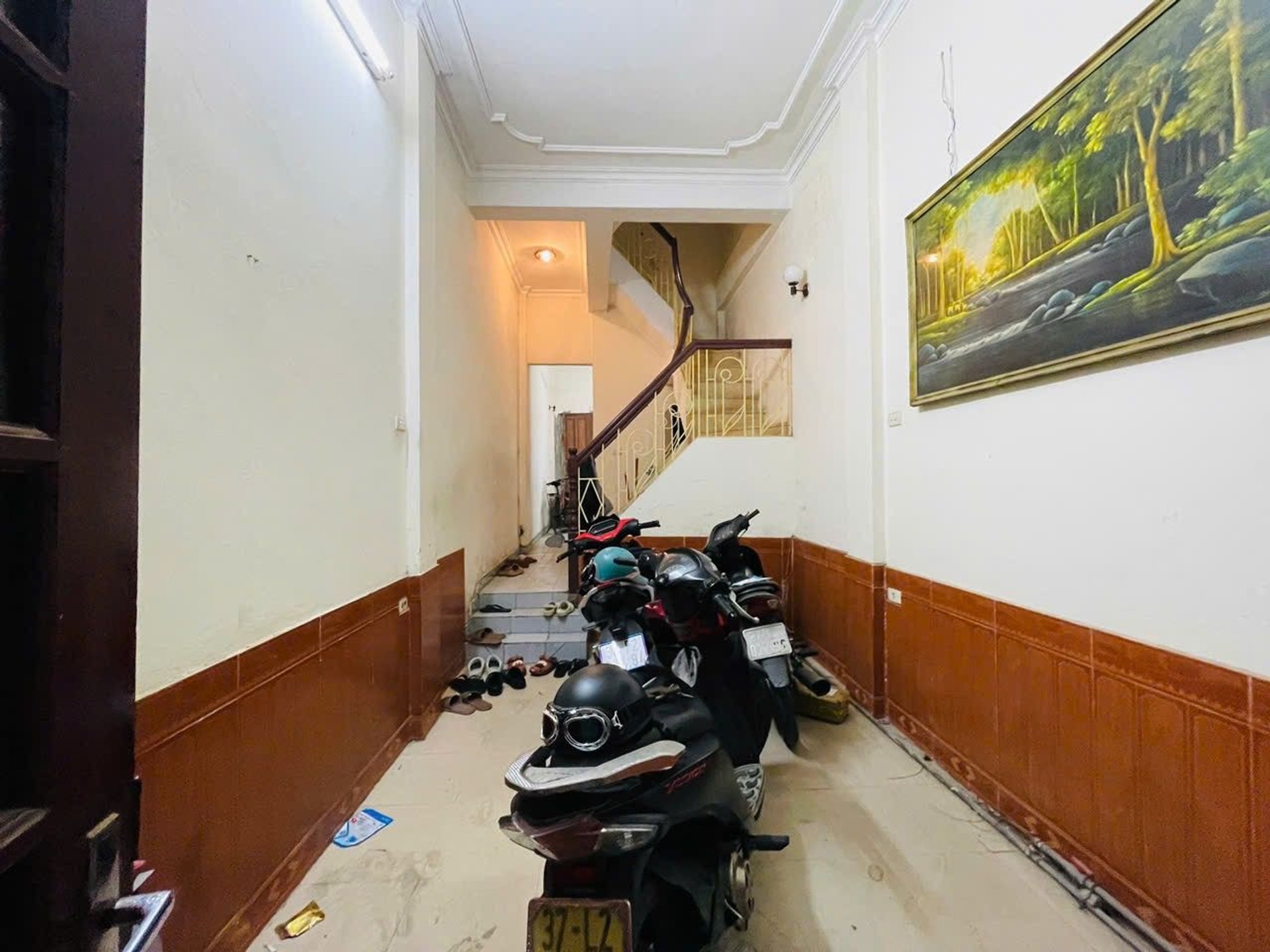 Bán nhà Nguyên Hồng - diện tích 33.4m2 4 tầng - Nhà hai mặt thoáng - giá 26,5 tỷ