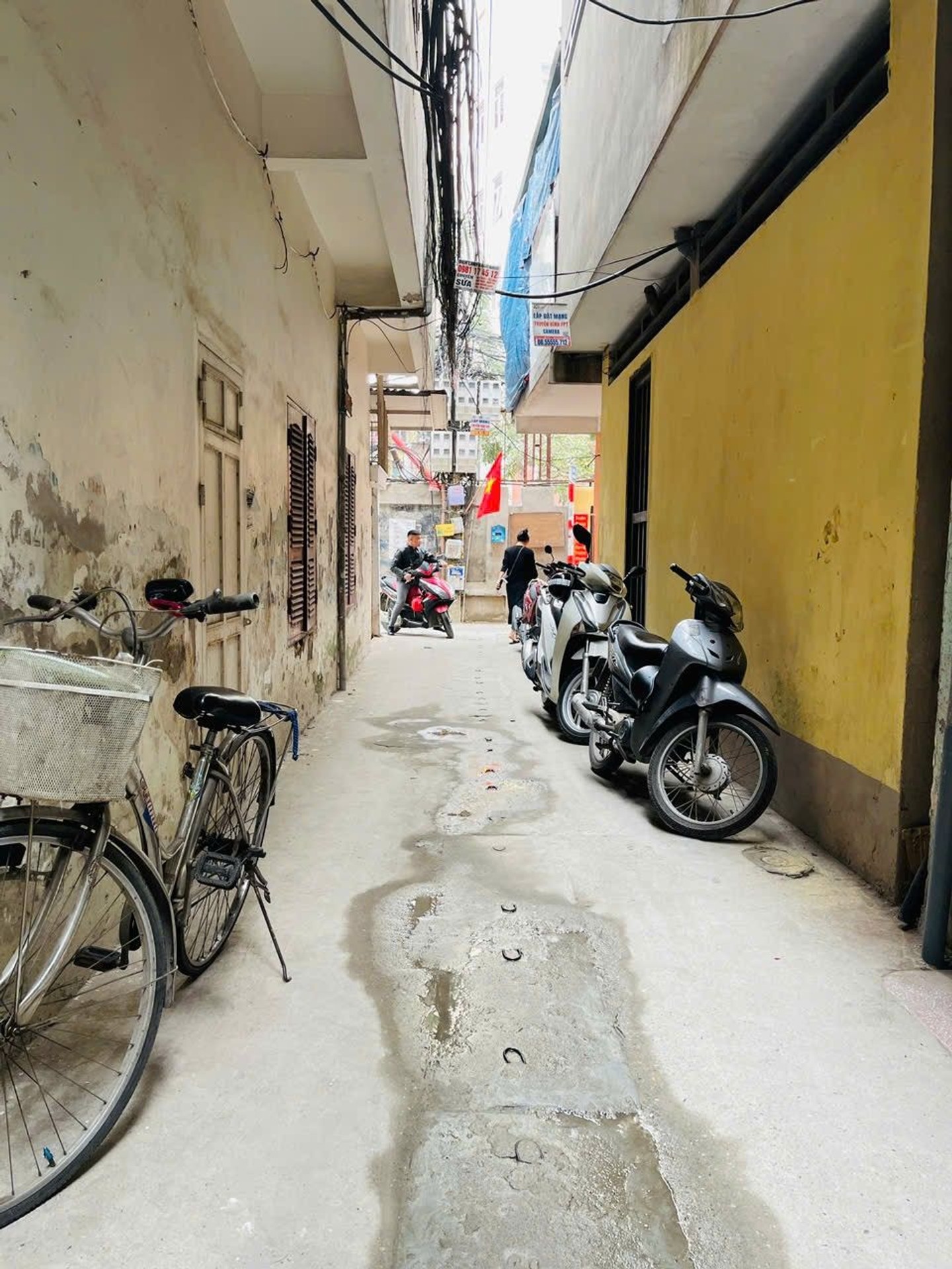 Bán nhà Nguyên Hồng - diện tích 33.4m2 4 tầng - Nhà hai mặt thoáng - giá 26,5 tỷ