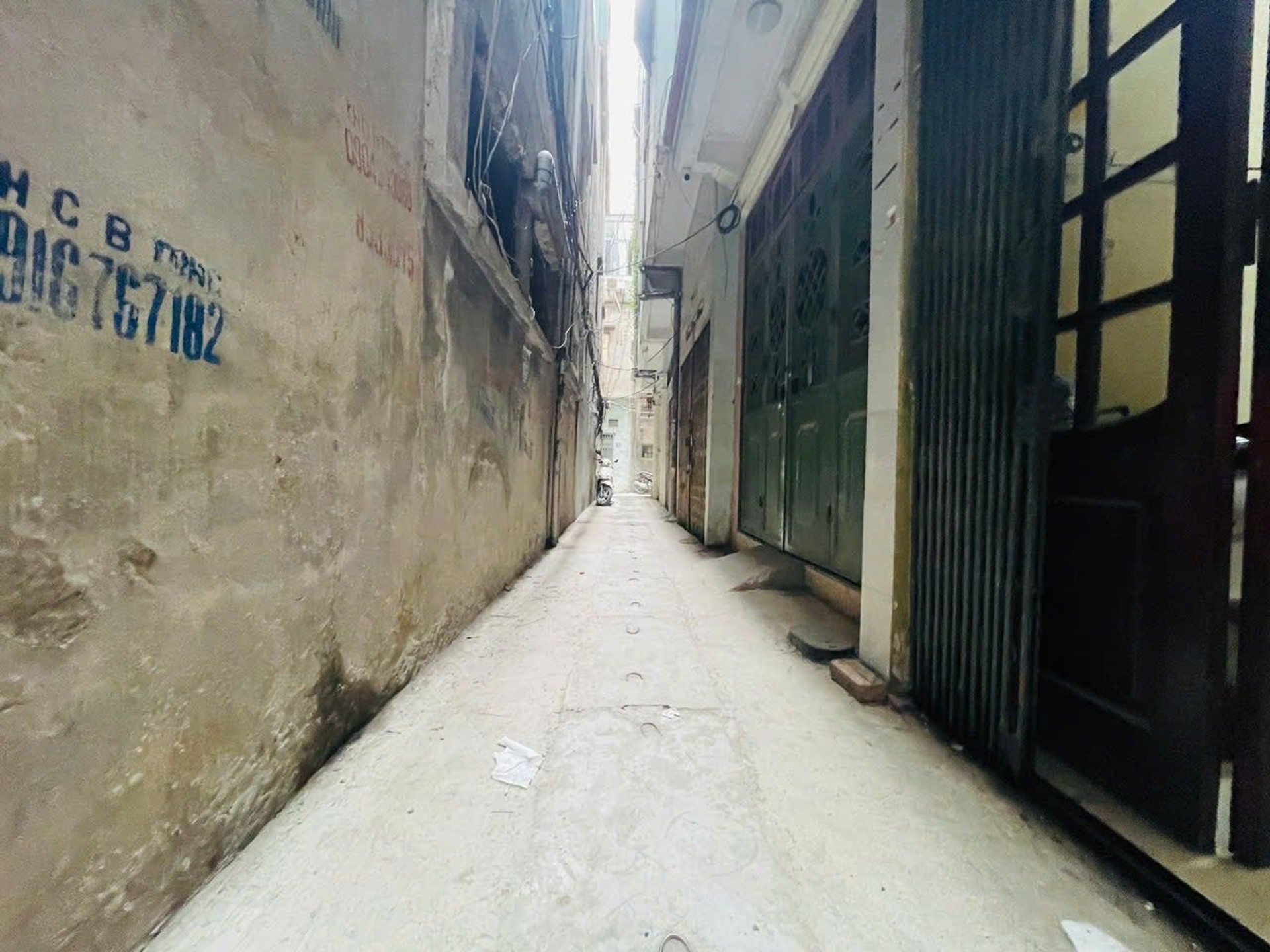 Bán nhà Nguyên Hồng - diện tích 33.4m2 4 tầng - Nhà hai mặt thoáng - giá 26,5 tỷ