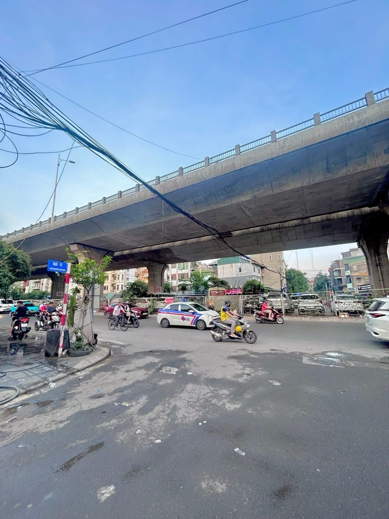 Bán nhà Vĩnh Tuy - diện tích 65m2 3 tầng - Ô TÔ TRÁNH - giá 21,5 tỷ