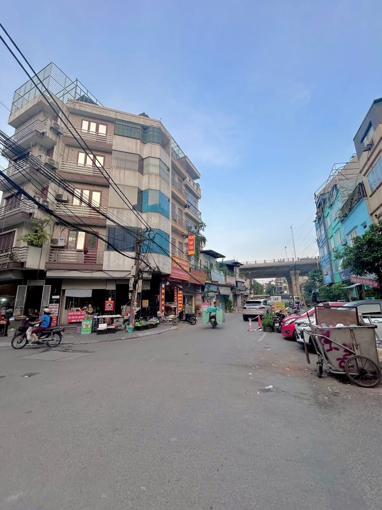 Bán nhà Vĩnh Tuy - diện tích 65m2 3 tầng - Ô TÔ TRÁNH - giá 21,5 tỷ