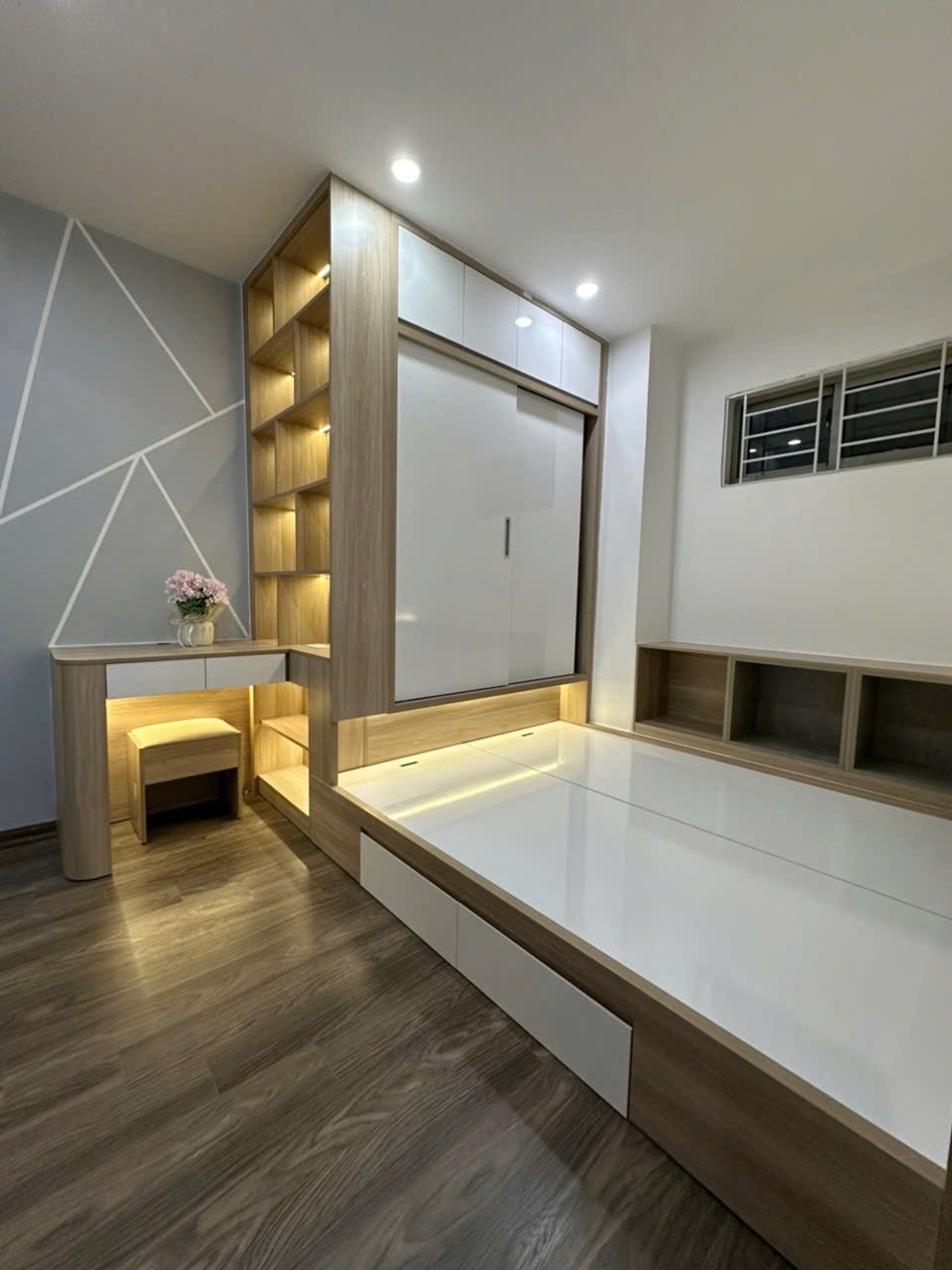 Bán nhà Linh Đường - diện tích 72m2 1 tầng - Ô tô đỗ sảnh - giá 4,2 tỷ