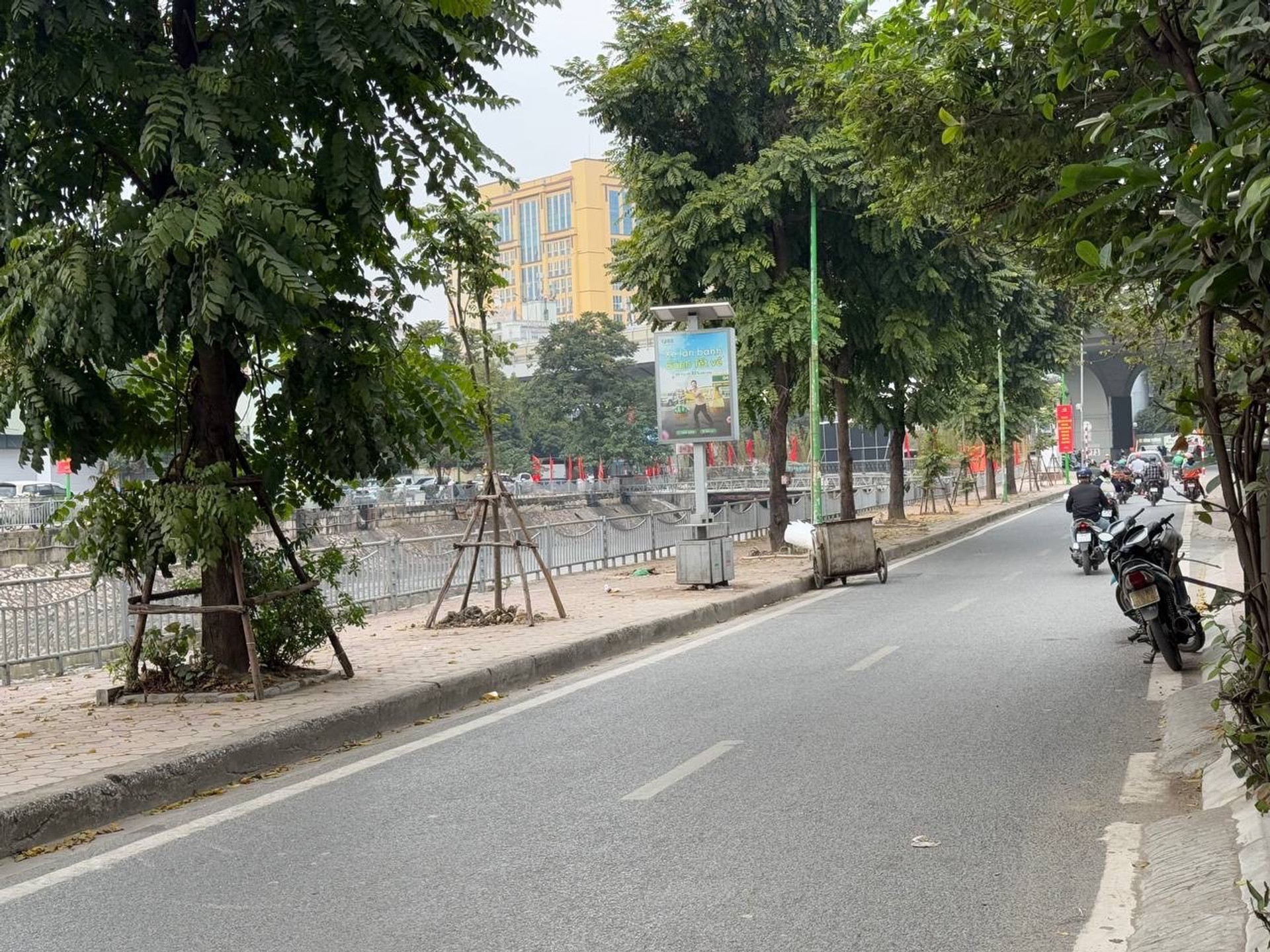 Bán nhà Hà Kế Tấn - diện tích 122m2 2 tầng - Mặt phố lô góc - giá 39,8 tỷ