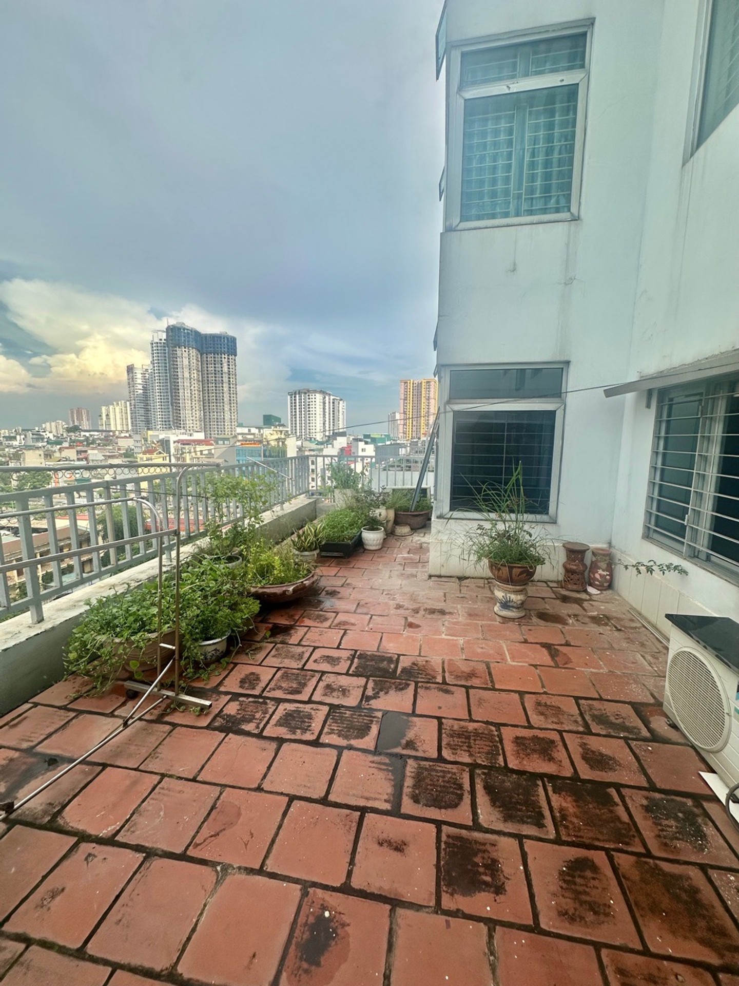 Bán nhà Lê Trọng Tấn - diện tích 155m2 1 tầng - Chung cư cao cấp - giá 9,5 tỷ
