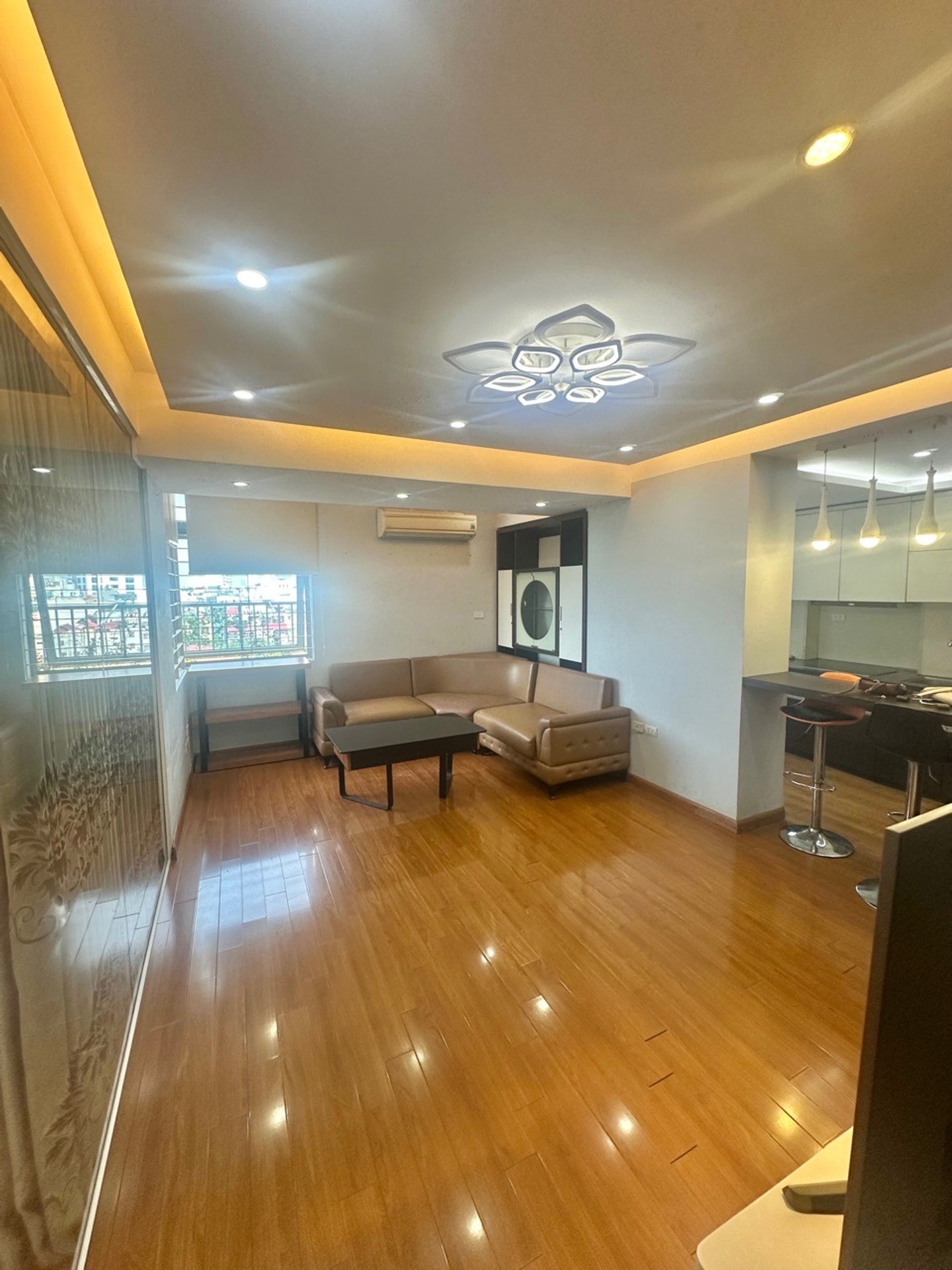 Bán nhà Lê Trọng Tấn - diện tích 155m2 1 tầng - Chung cư cao cấp - giá 9,5 tỷ