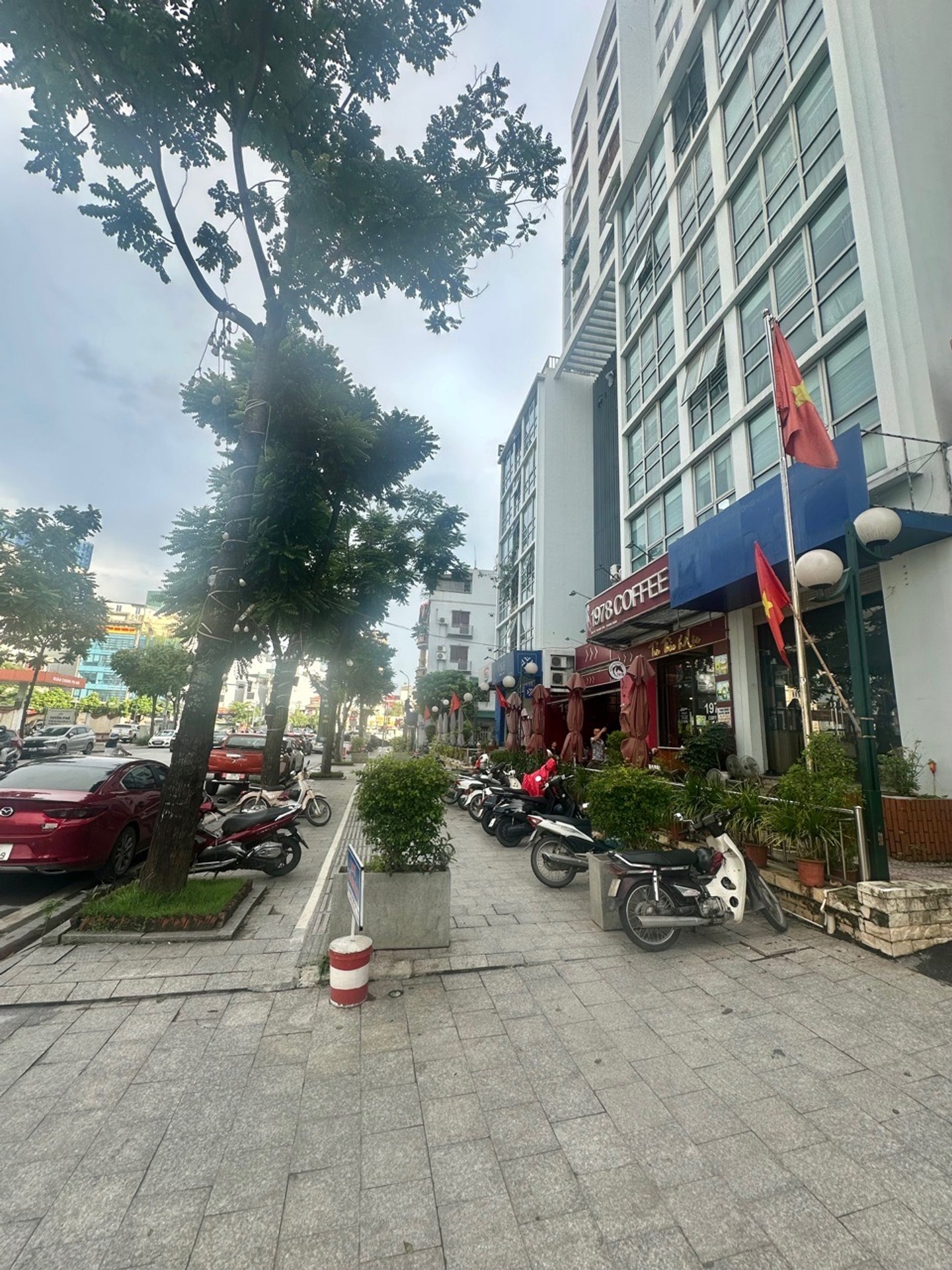 Bán nhà Lê Trọng Tấn - diện tích 155m2 1 tầng - Chung cư cao cấp - giá 9,5 tỷ