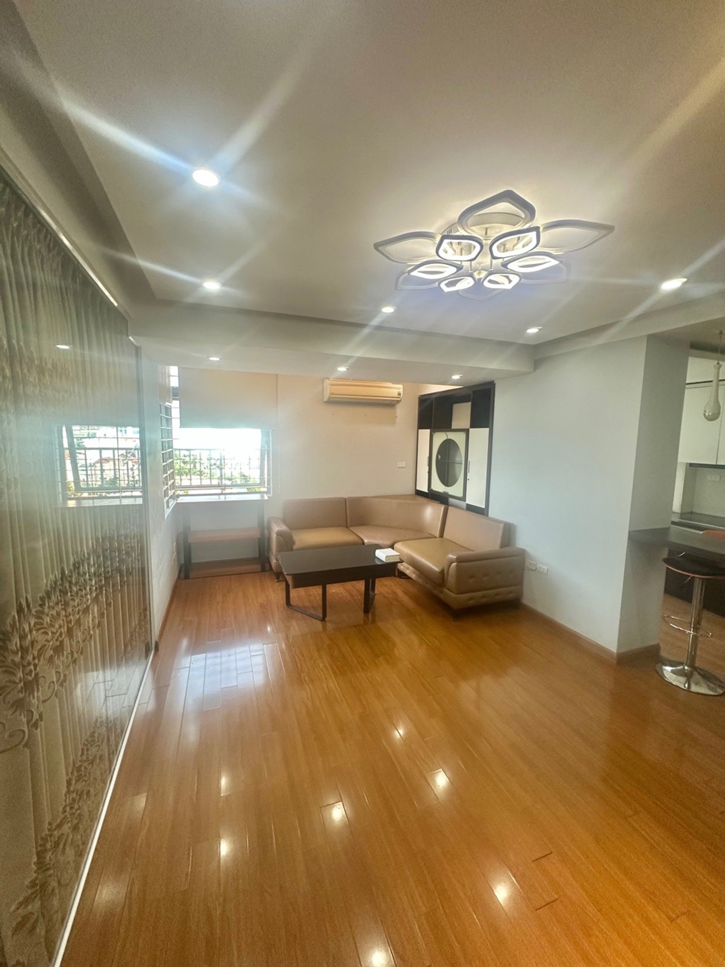 Bán nhà Lê Trọng Tấn - diện tích 155m2 1 tầng - Chung cư cao cấp - giá 9,5 tỷ