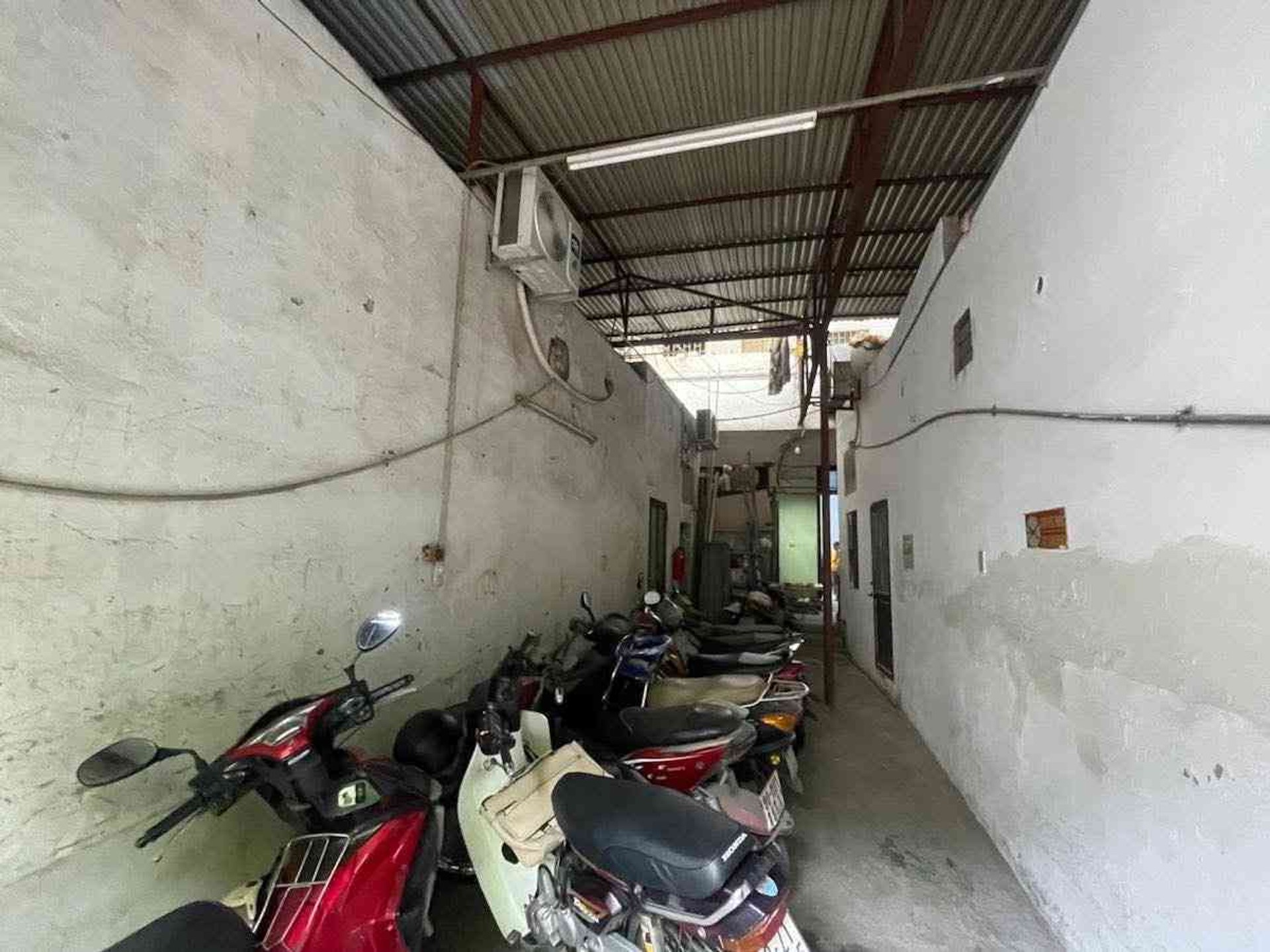 Bán nhà Giáp Bát - diện tích 176m2 2 tầng - Mặt phố hiếm có - giá 66 tỷ